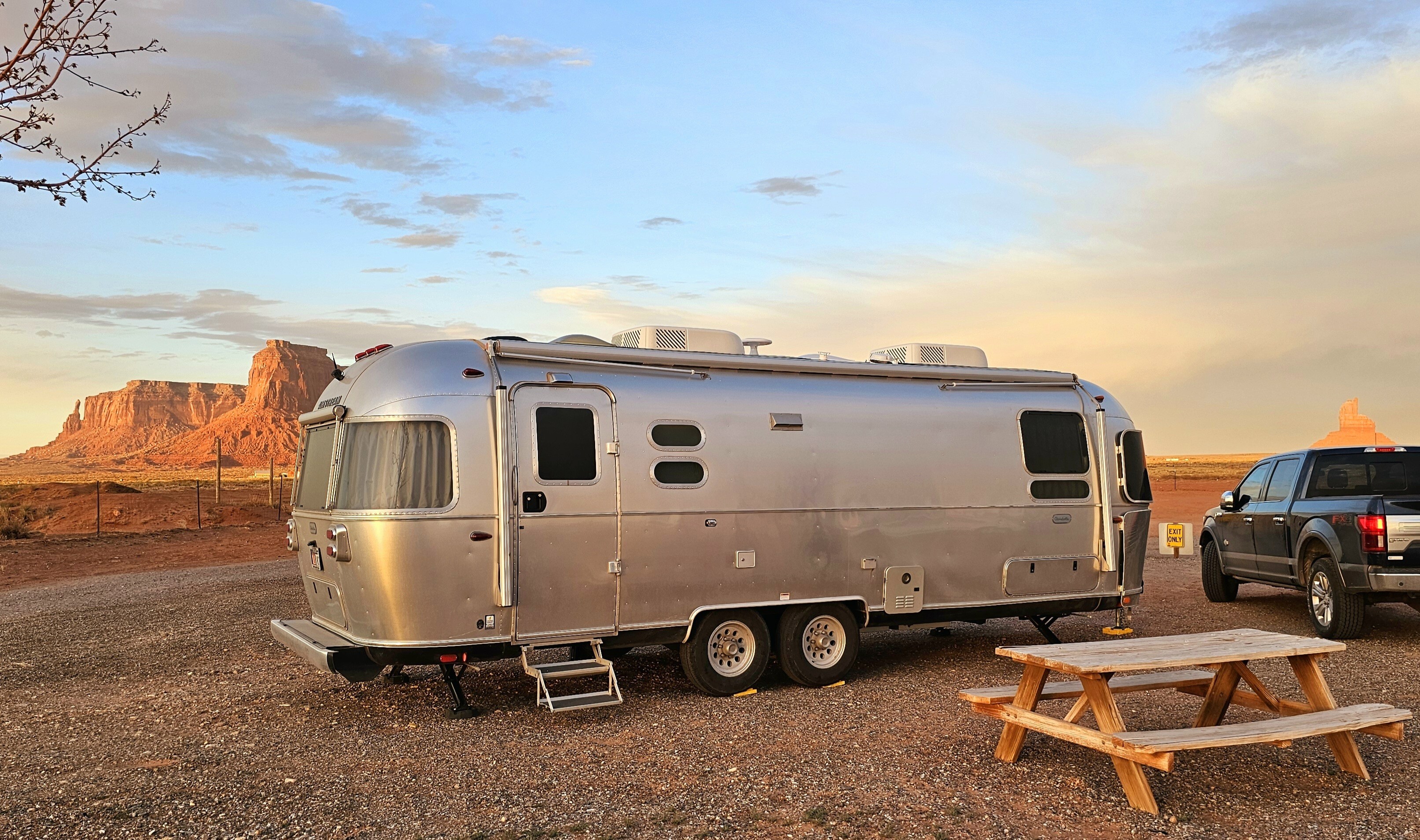 2024 Airstream GLOBETROTTER 27FB TWIN RV