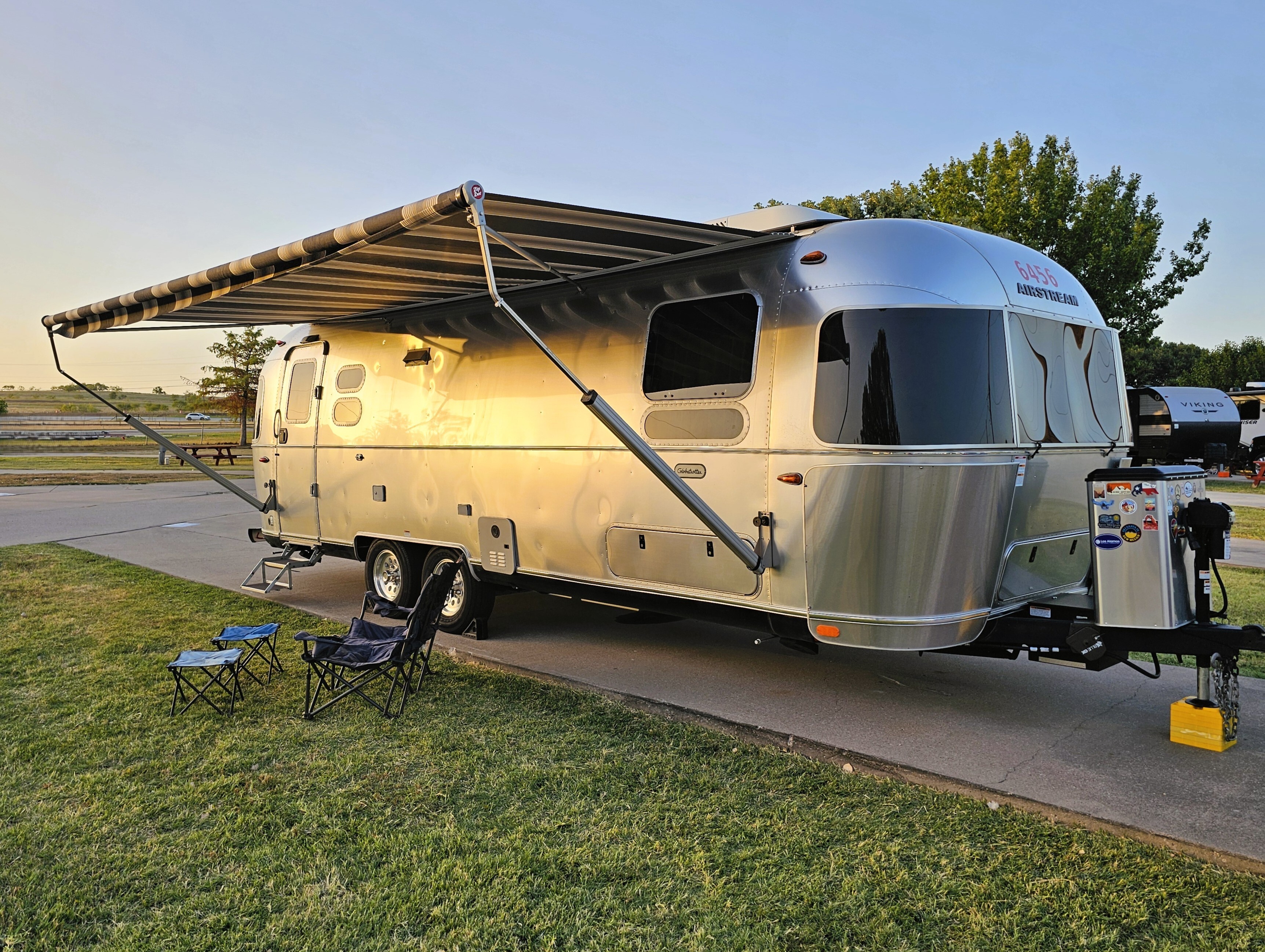 2024 Airstream GLOBETROTTER 27FB TWIN in fort worth TX