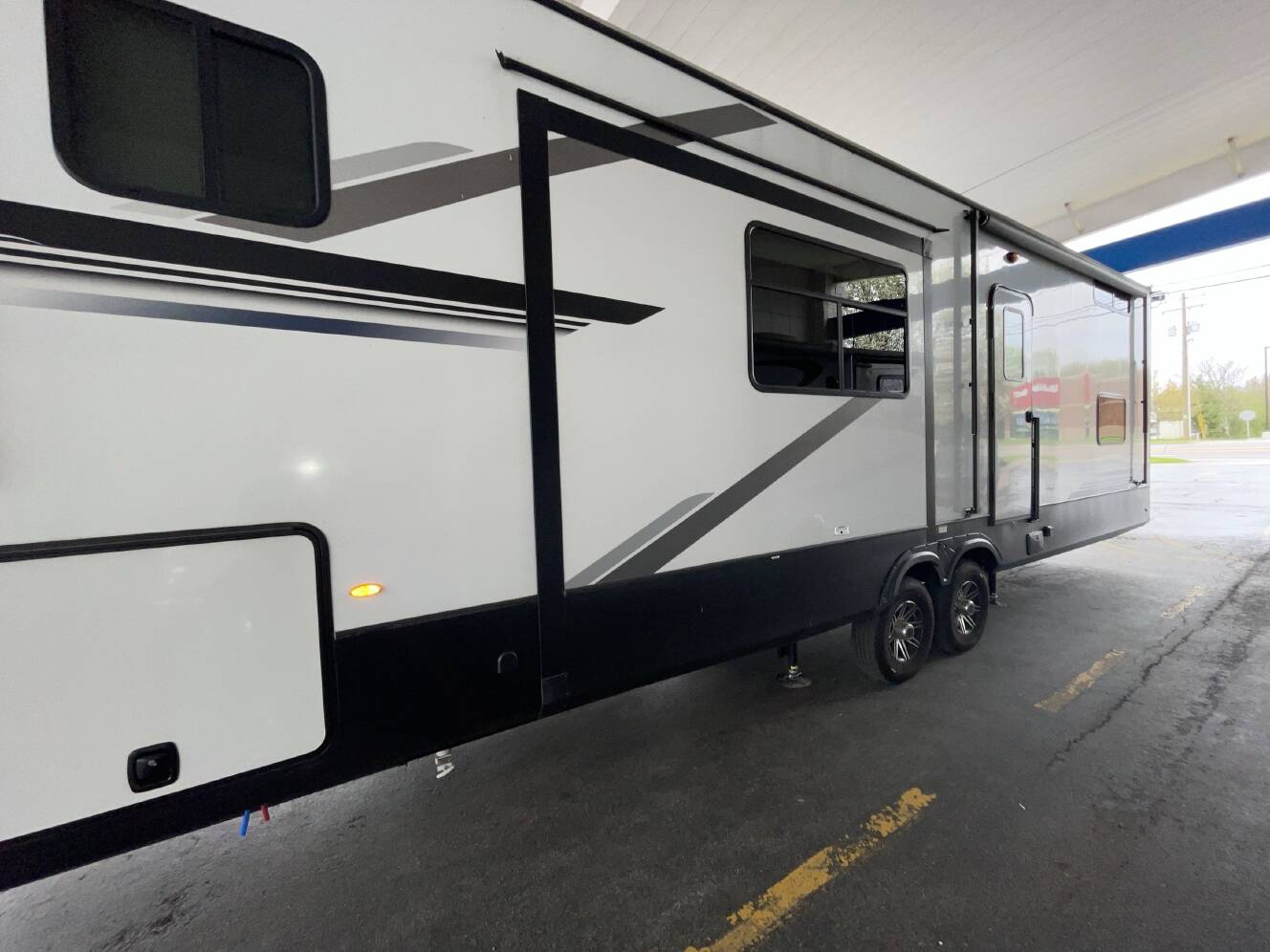 A photo of this 2024 Keystone MONTANA HIGH COUNTRY 377FL