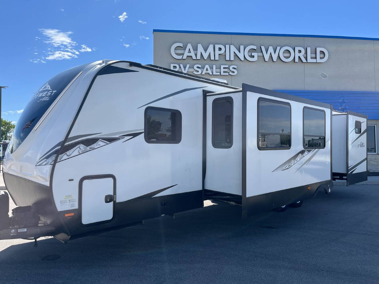 A photo of this 2022 East To West ALTA 3150KBH