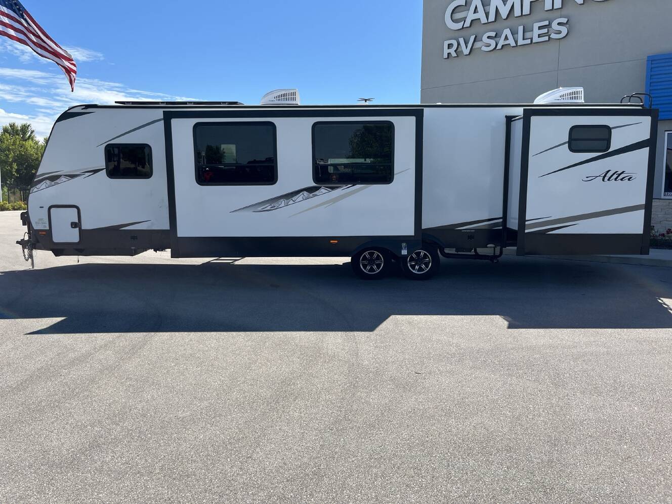 A photo of this 2022 East To West ALTA 3150KBH