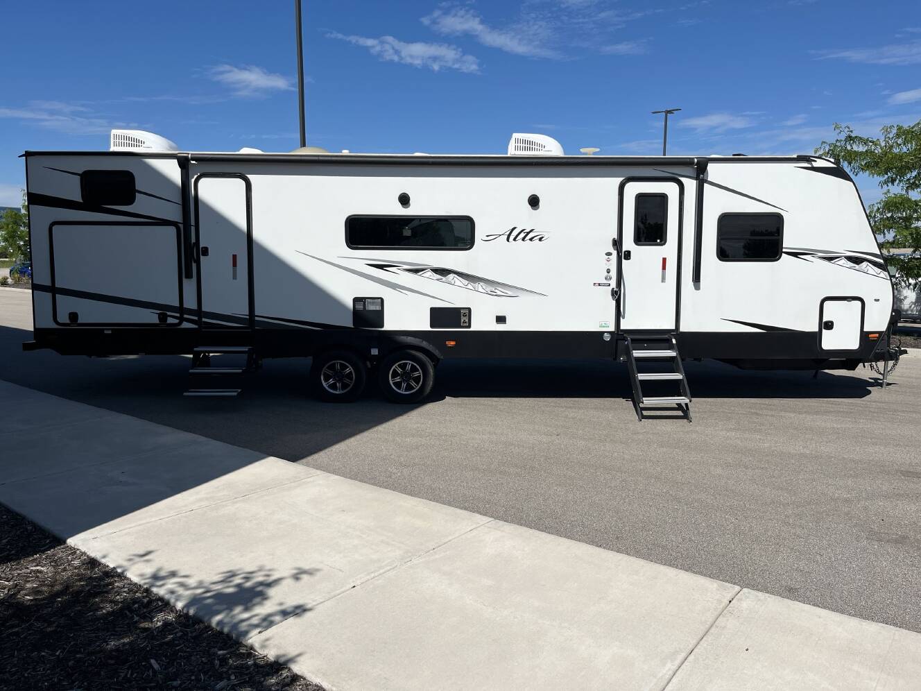 A photo of this 2022 East To West ALTA 3150KBH