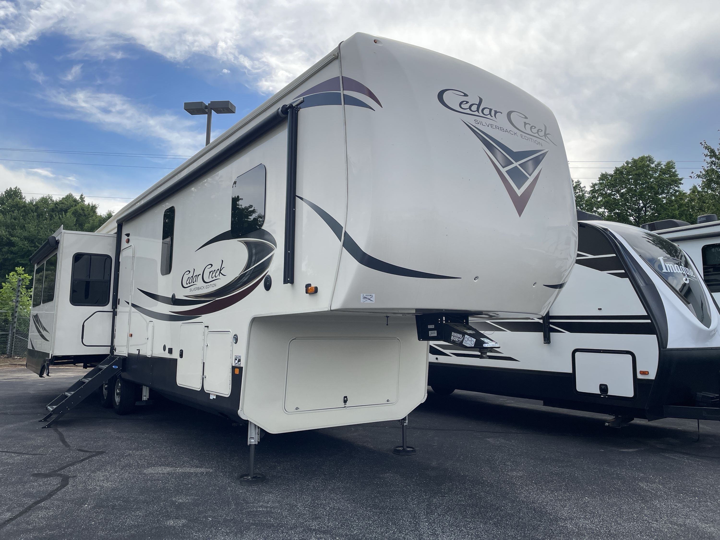 2021 Forest River CEDAR CREEK SILVERBACK 37MBH in statesville NC