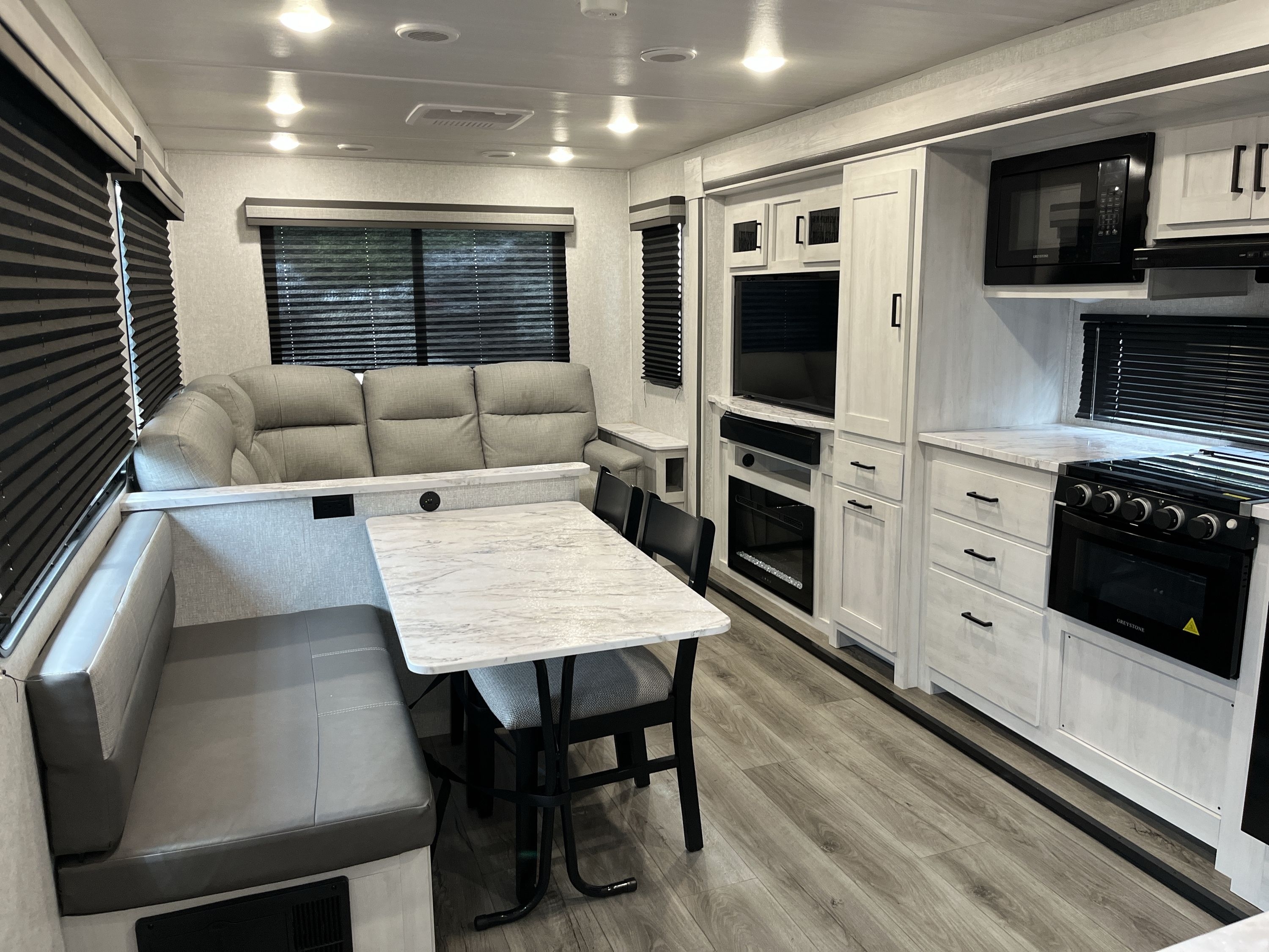 2024 East To West LONGITUDE 310RL in branson MO