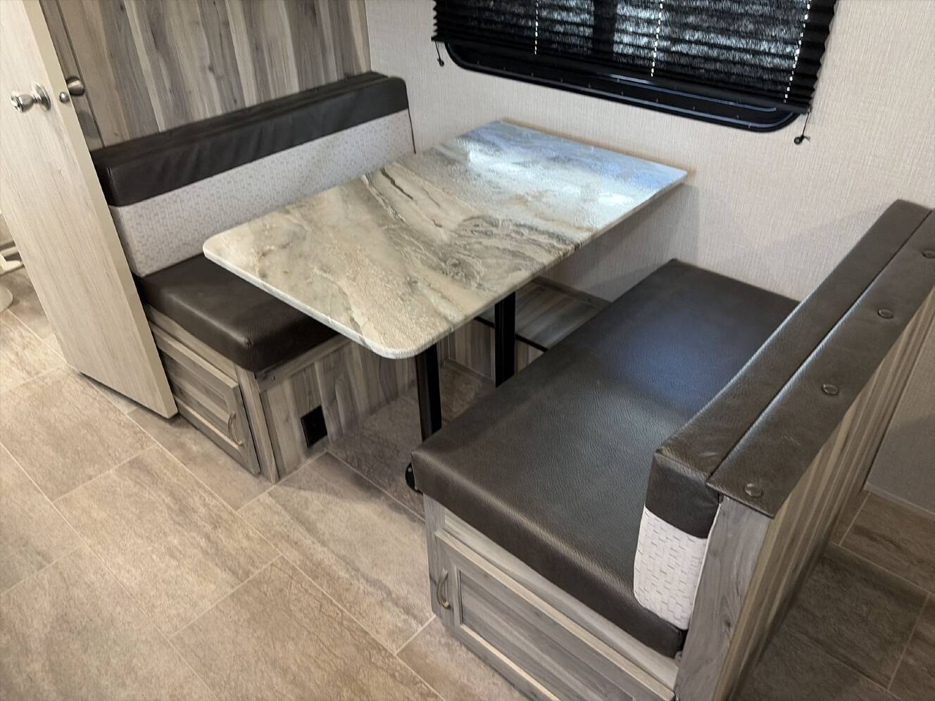 A photo of this 2022 Chinook DREAM 178QB