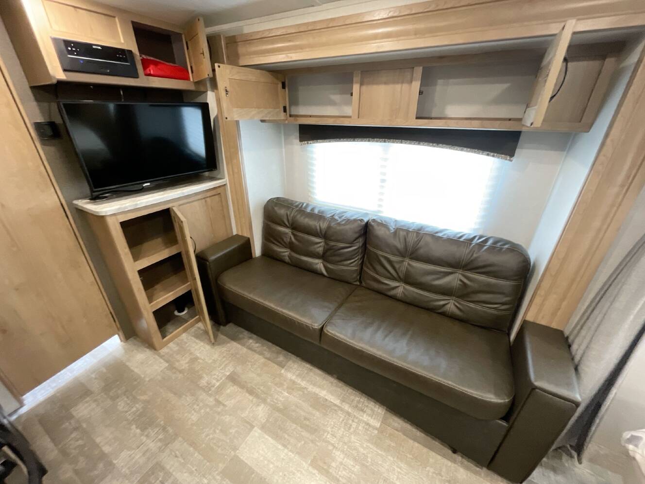 A photo of this 2021 Winnebago MICRO MINNIE 2106FBS