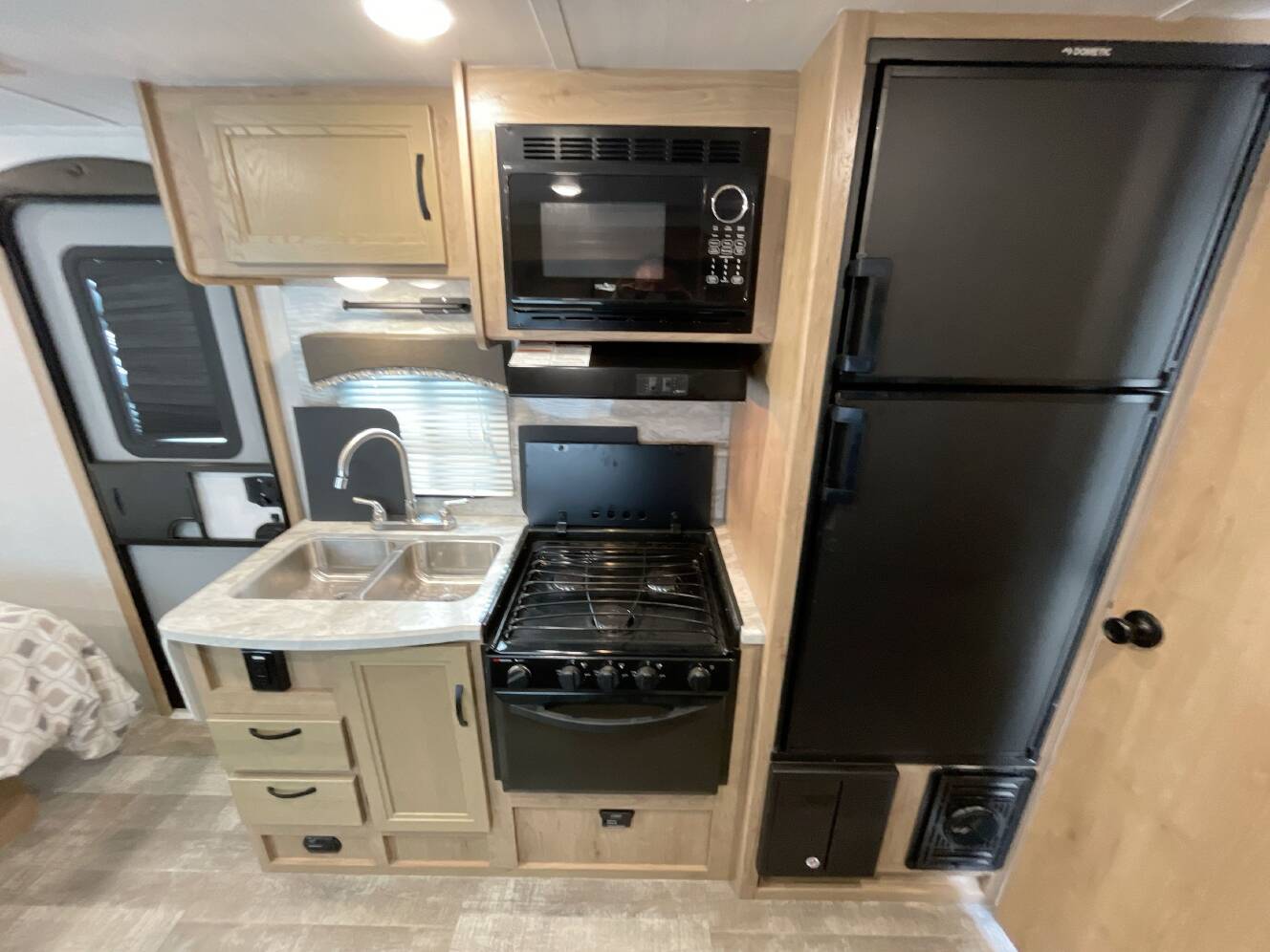 A photo of this 2021 Winnebago MICRO MINNIE 2106FBS