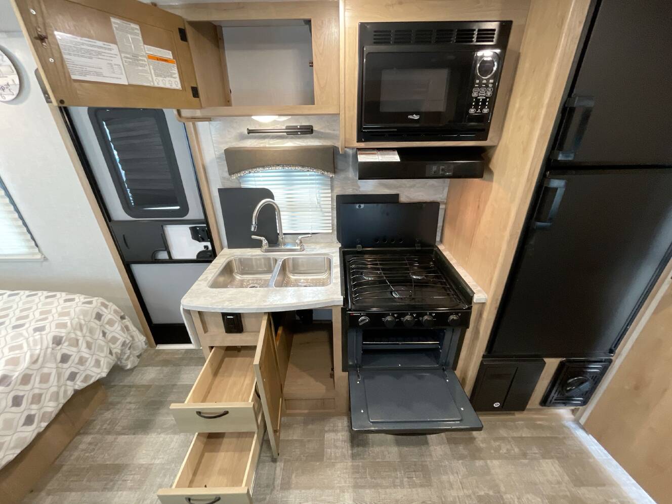 A photo of this 2021 Winnebago MICRO MINNIE 2106FBS