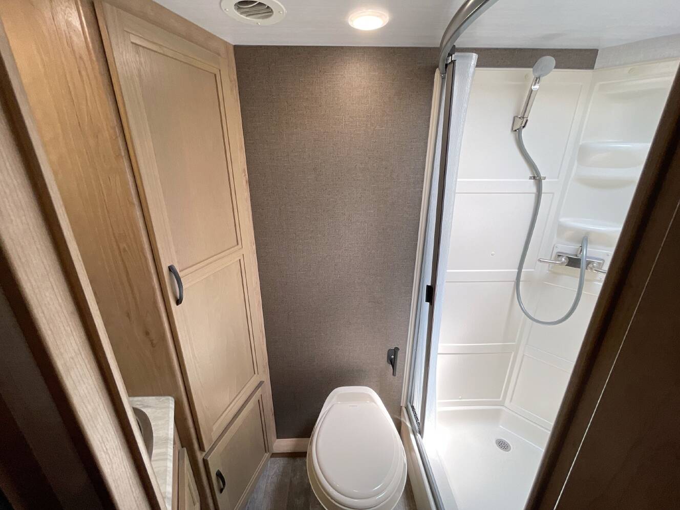 A photo of this 2021 Winnebago MICRO MINNIE 2106FBS
