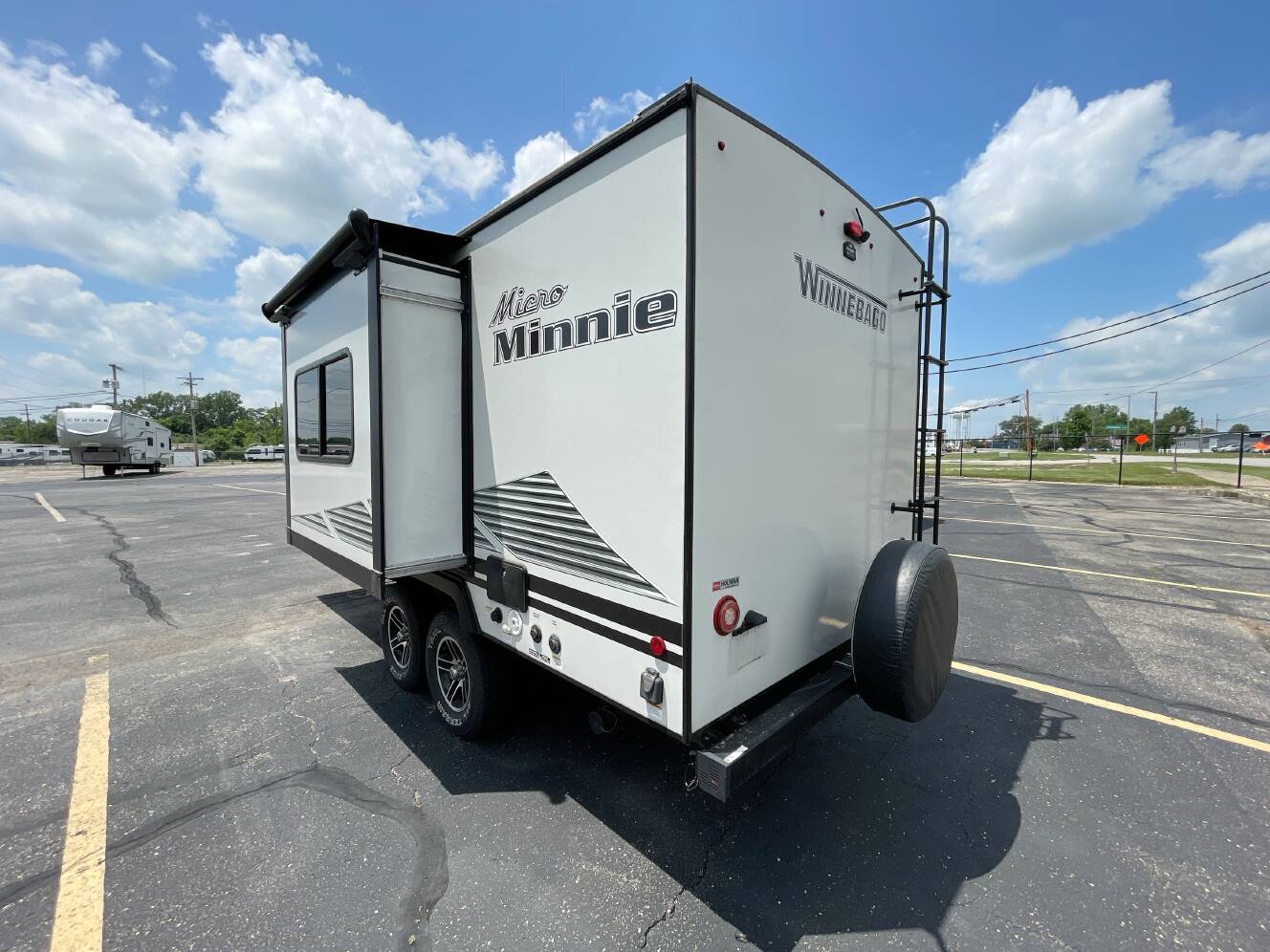 A photo of this 2021 Winnebago MICRO MINNIE 2106FBS