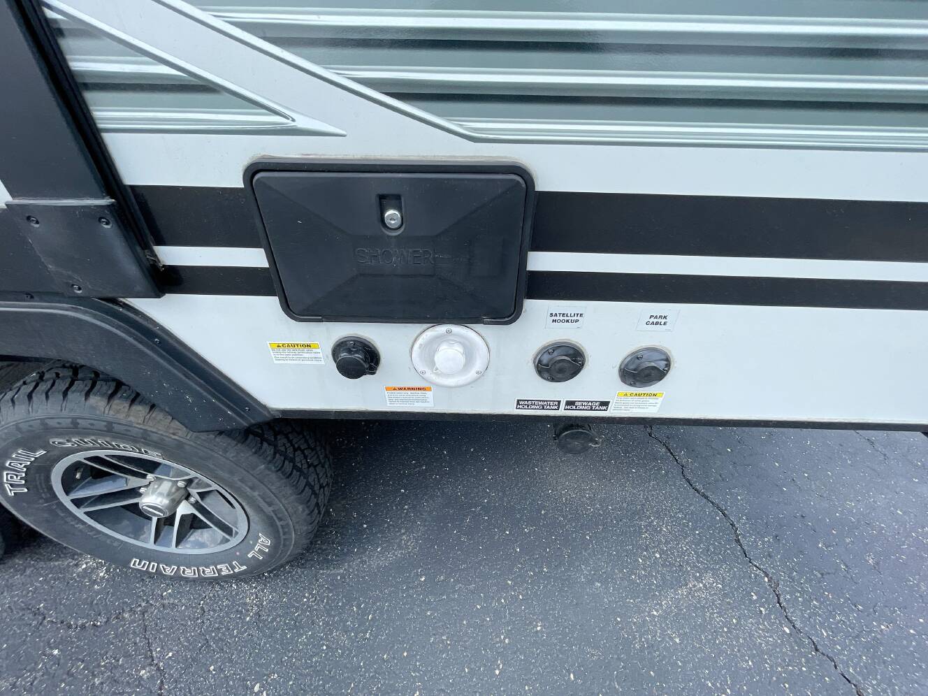 A photo of this 2021 Winnebago MICRO MINNIE 2106FBS