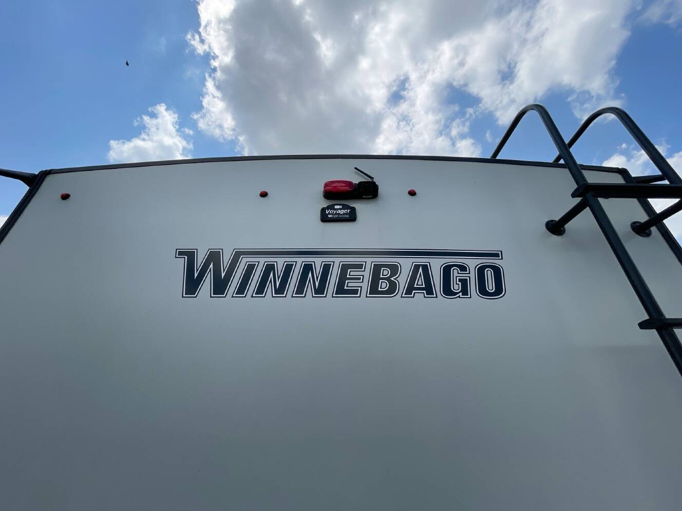 A photo of this 2021 Winnebago MICRO MINNIE 2106FBS