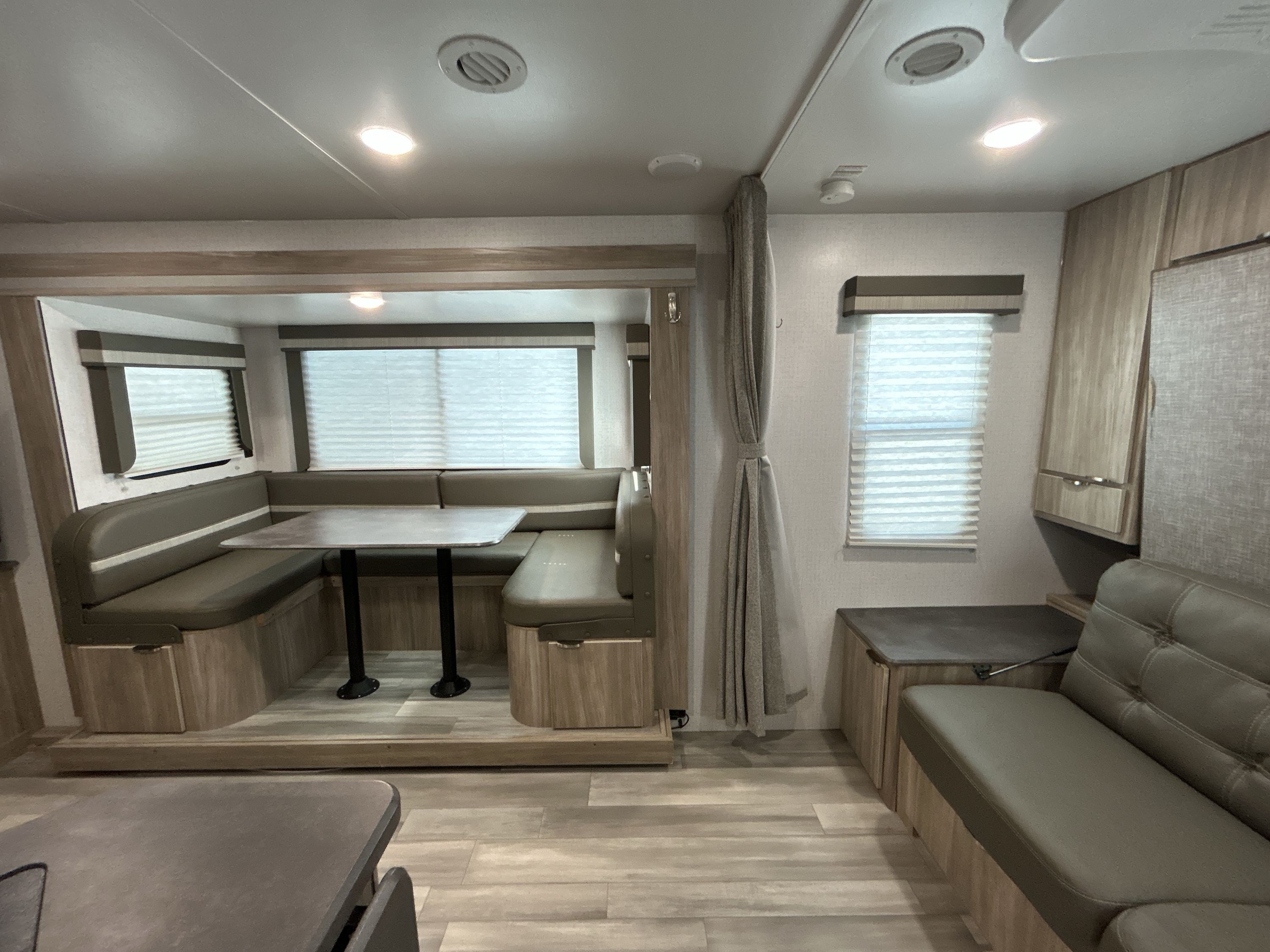 2022 Winnebago MINNIE 2201MB in lowell AR