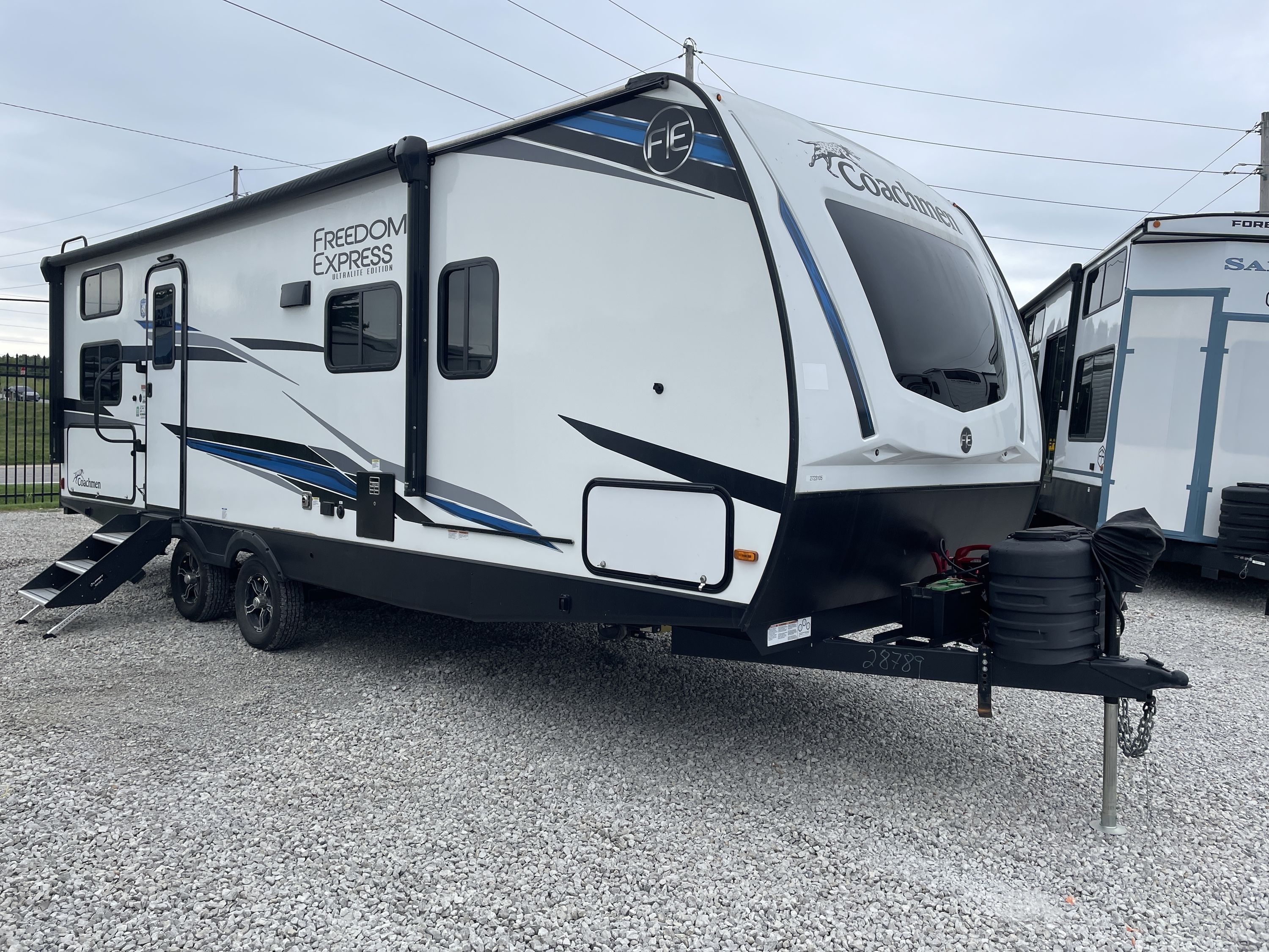 2024 Coachmen FREEDOM EXPRESS ULTRA LITE 258BHS in grain valley MO