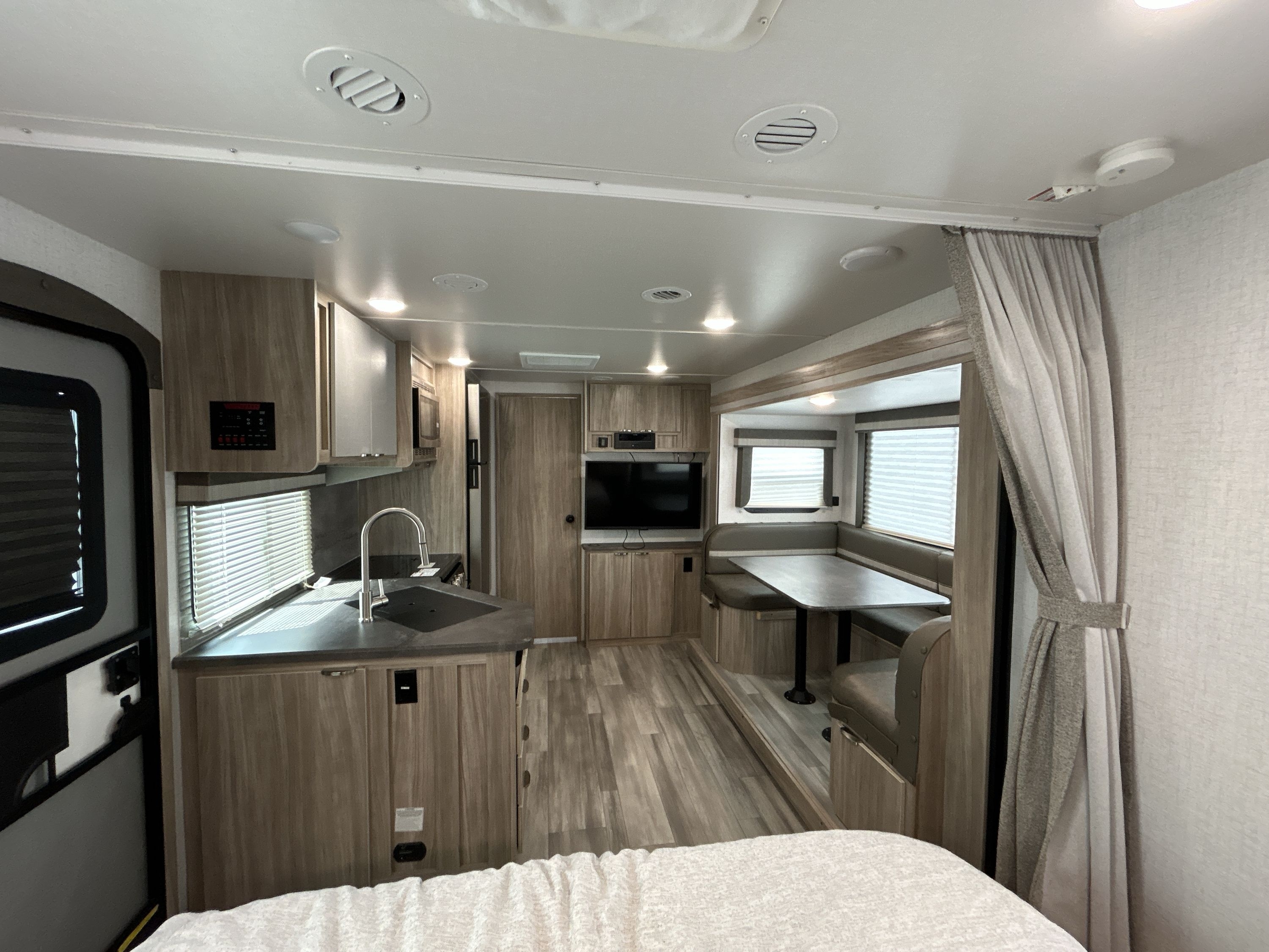 2022 Winnebago MINNIE 2201MB in springfield MO