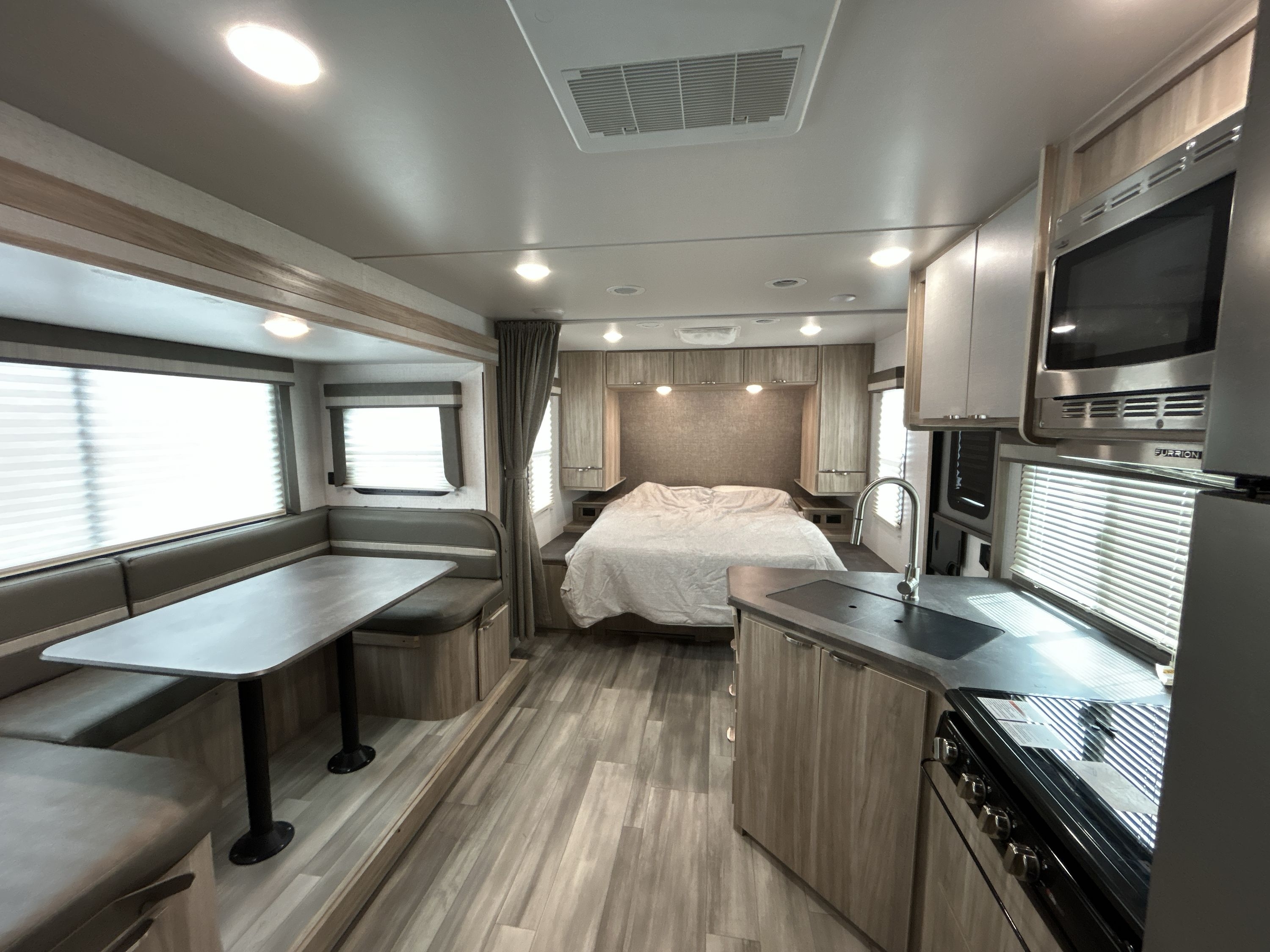 2022 Winnebago MINNIE 2201MB in springfield MO