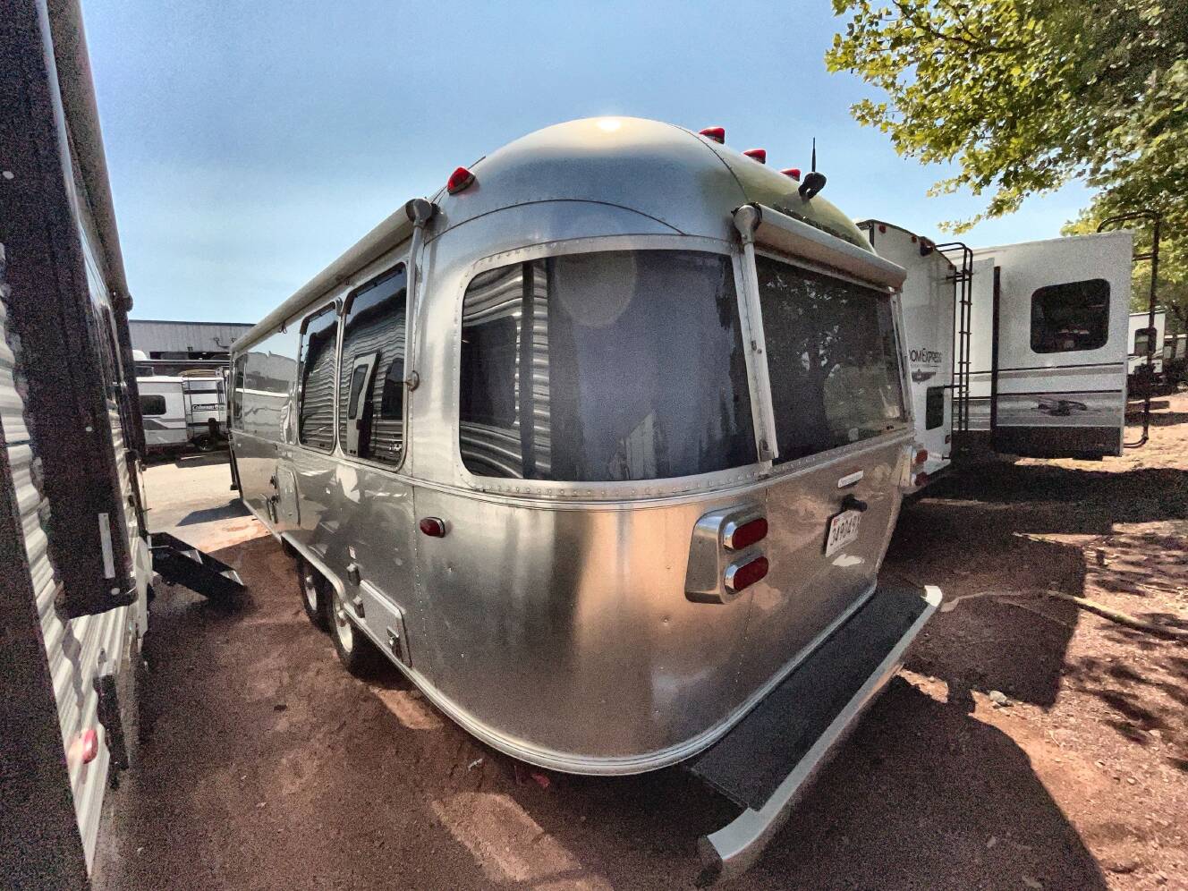 A photo of this 2019 Airstream INTERNATIONAL SERENITY 25FB QUEEN