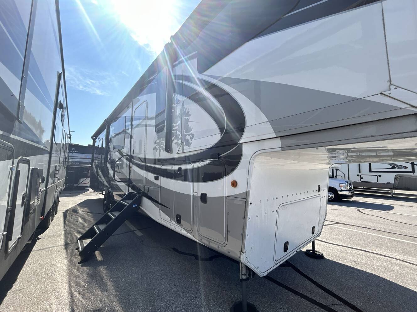 A photo of this 2019 Crossroads REDWOOD 3941FL