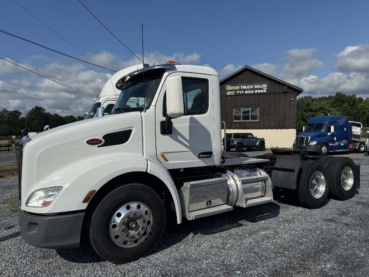 2015 PETERBILT 579 in Bethel, PA