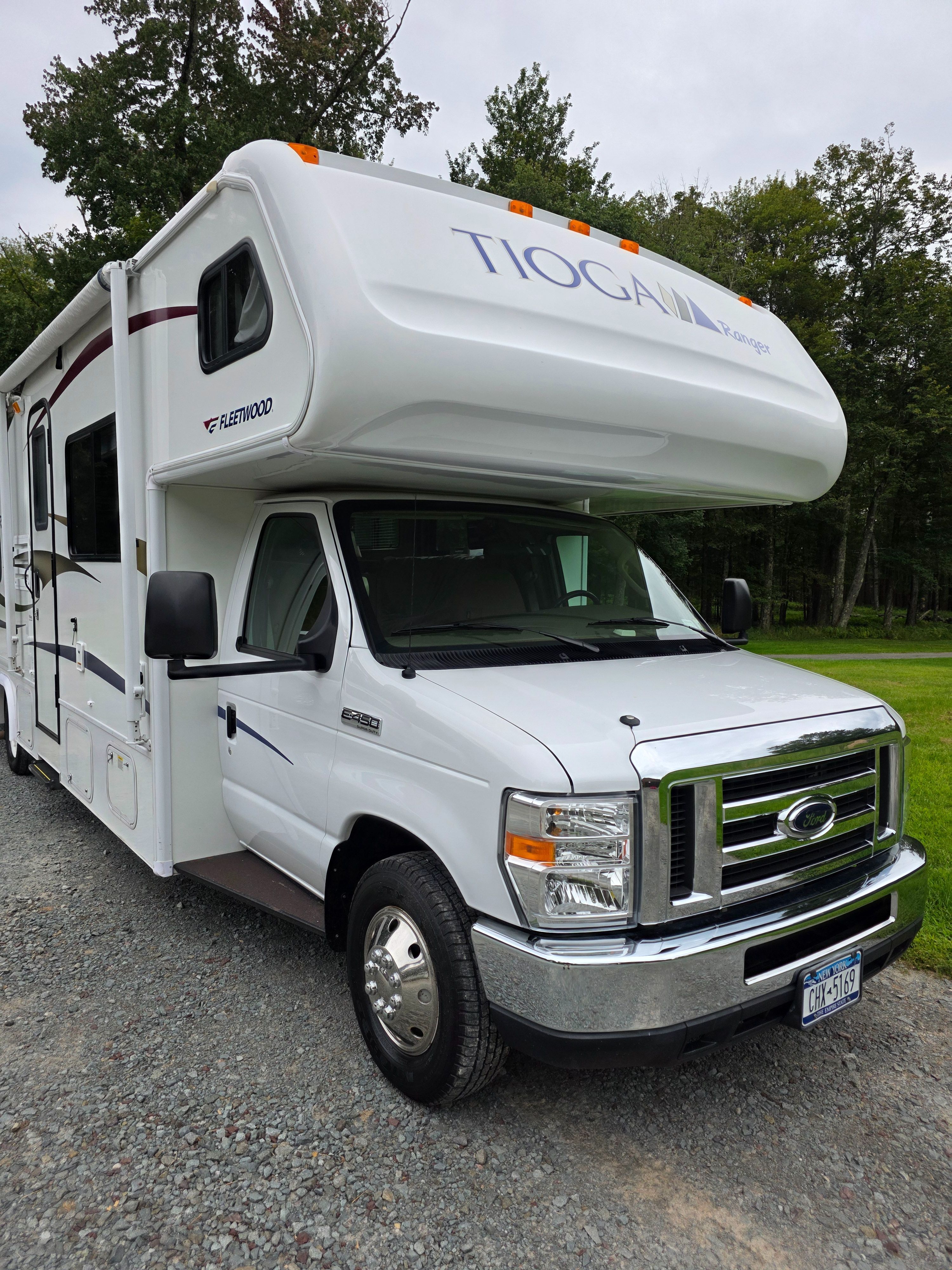 2009 Fleetwood TIOGA RANGER 31N in mont NY