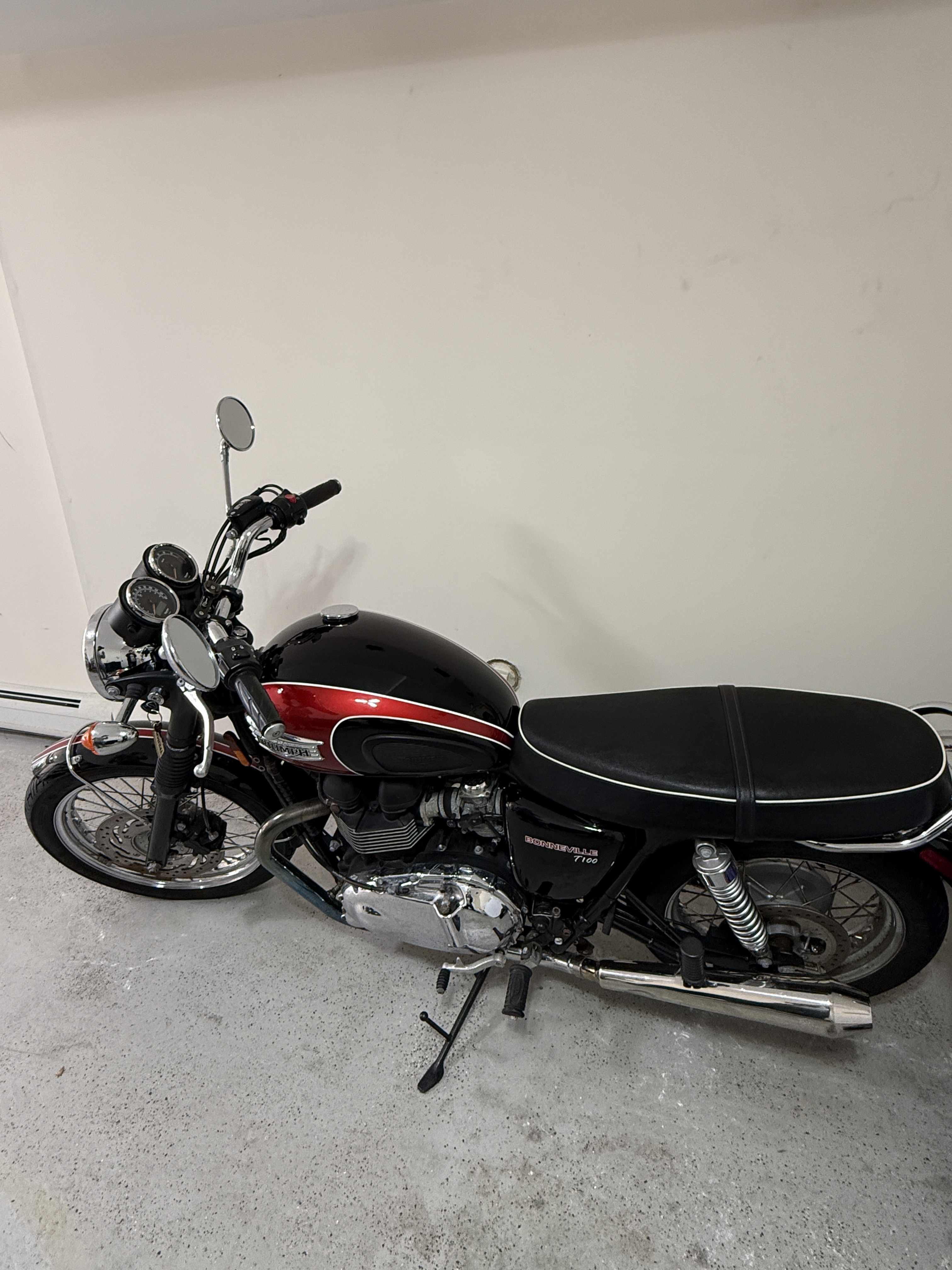 2014 Triumph BONNEVILLE T100 BLACK BLACK in Haledon, NJ