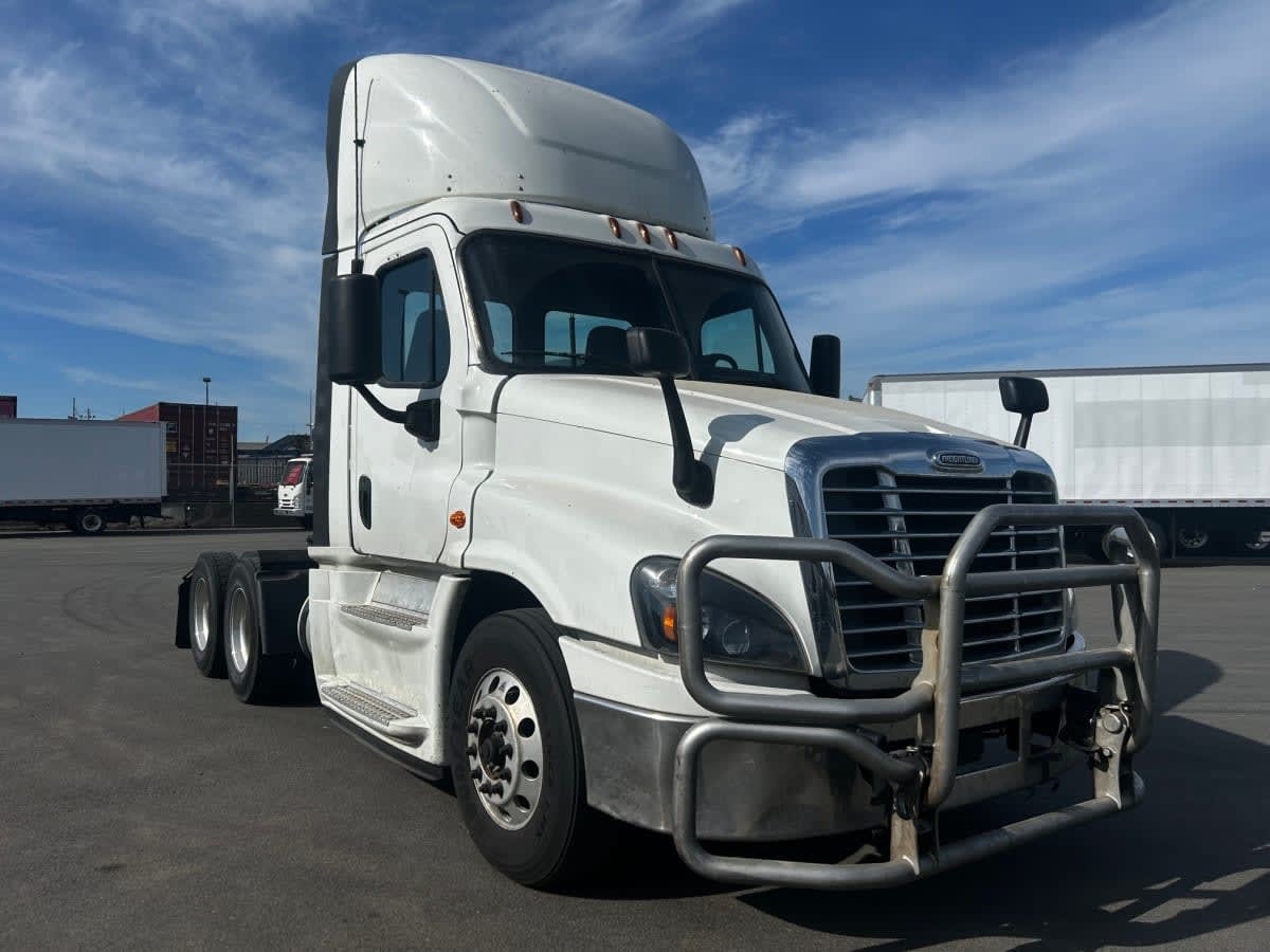 2019 FREIGHTLINER CASCADIA 125 in Tacoma, WA