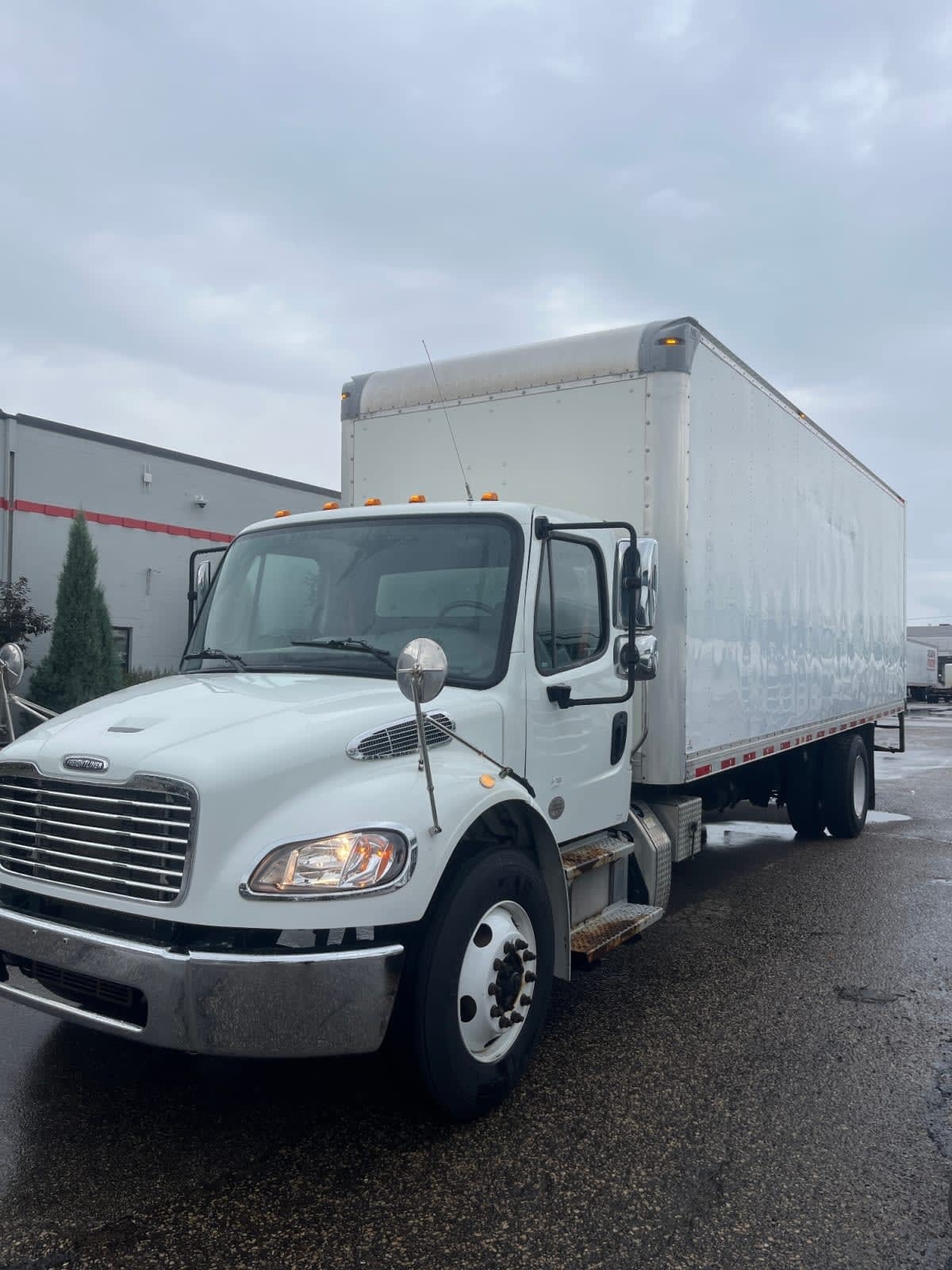 2020 FREIGHTLINER BUSINESS CLASS M2 106 in Minneapolis, MN