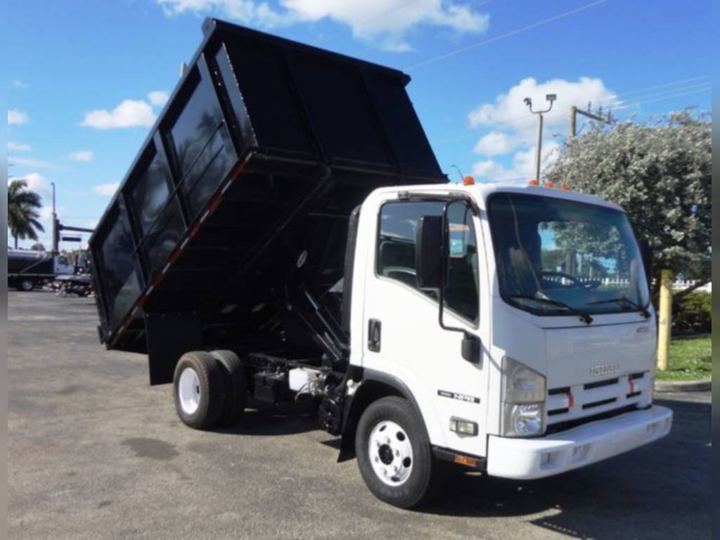 2018 ISUZU NRR in Hartford, CT