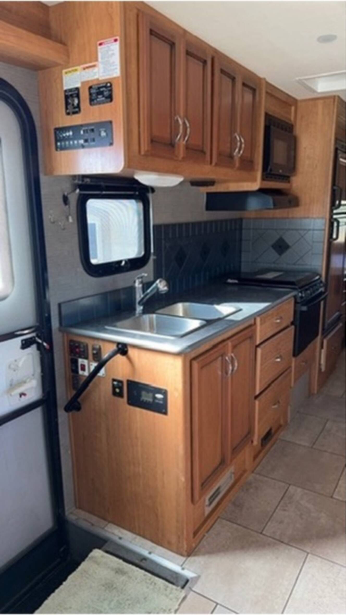 A photo of this 2016 Fleetwood STORM 32V