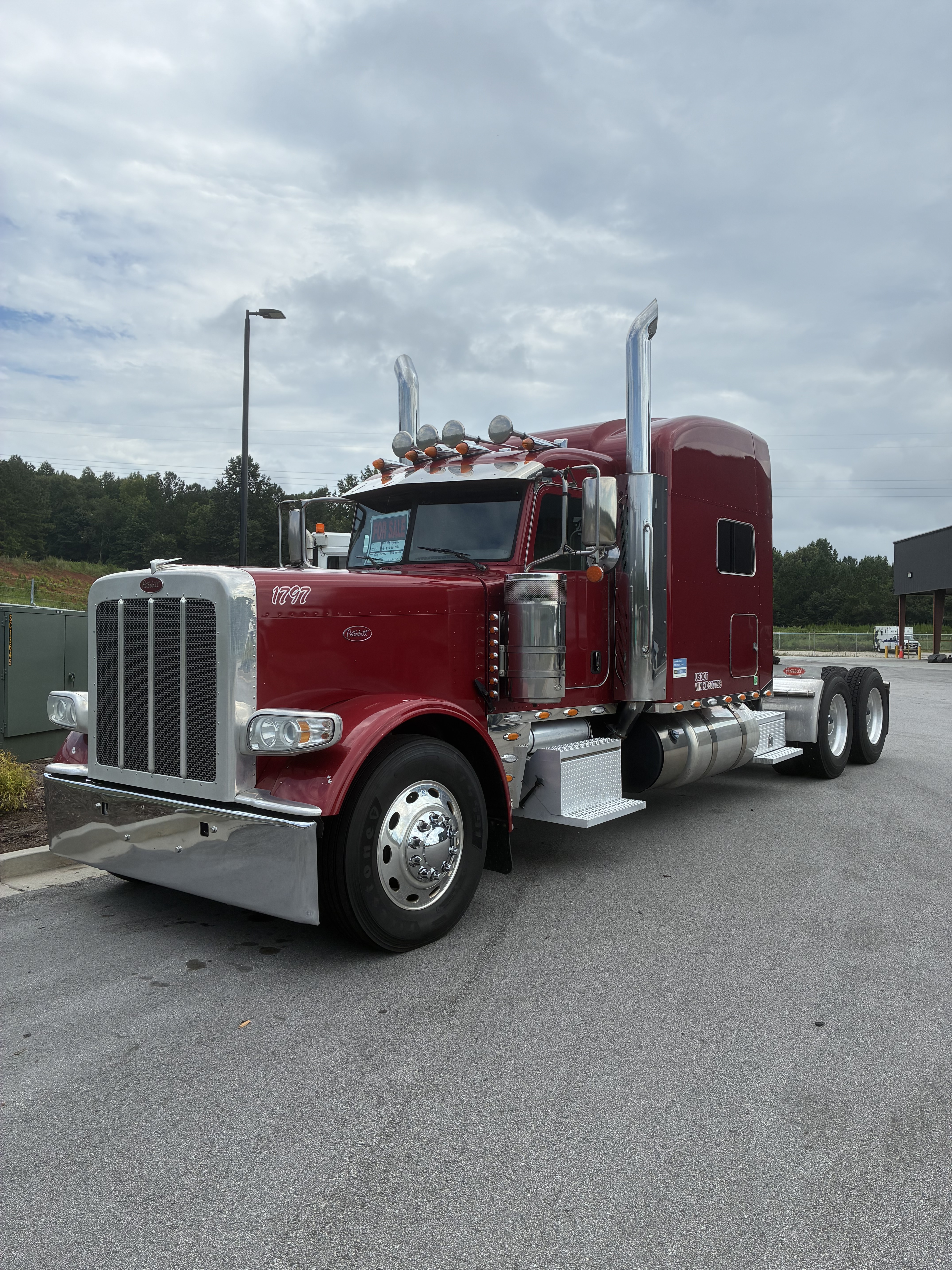 2019 PETERBILT 389 in Houston, TX