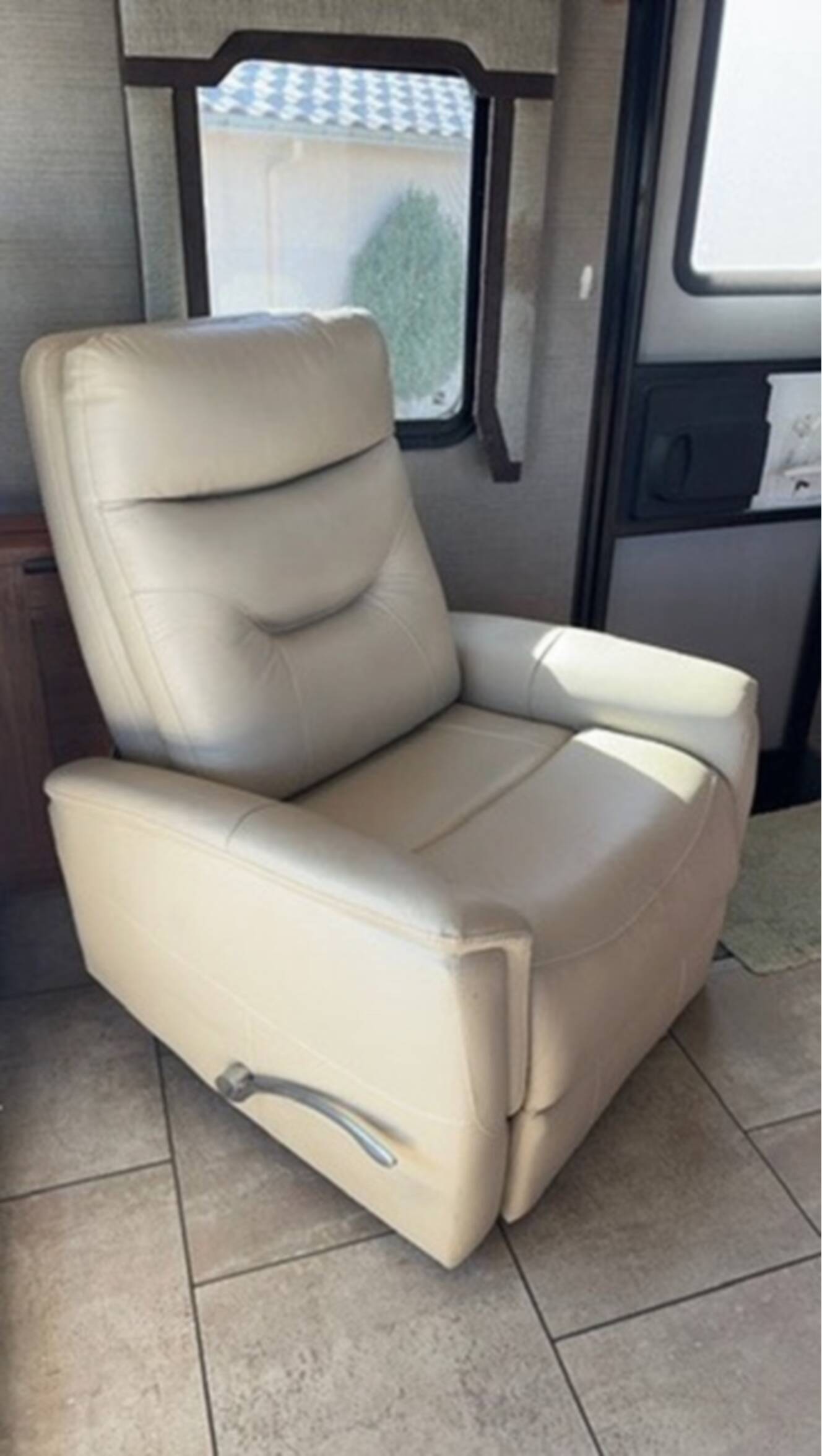 A photo of this 2016 Fleetwood STORM 32V