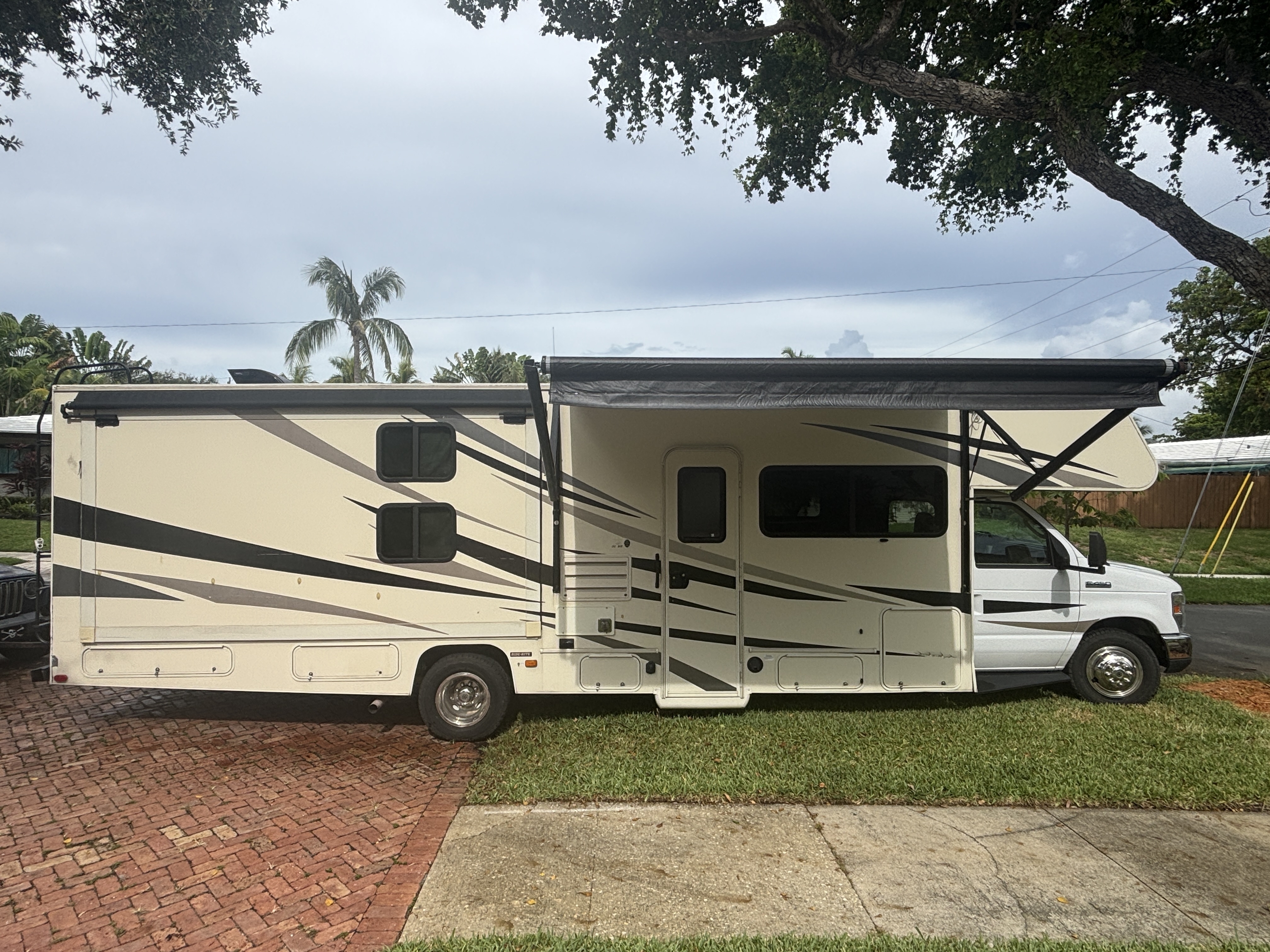 2020 Coachmen FREELANDER 31BHF RV