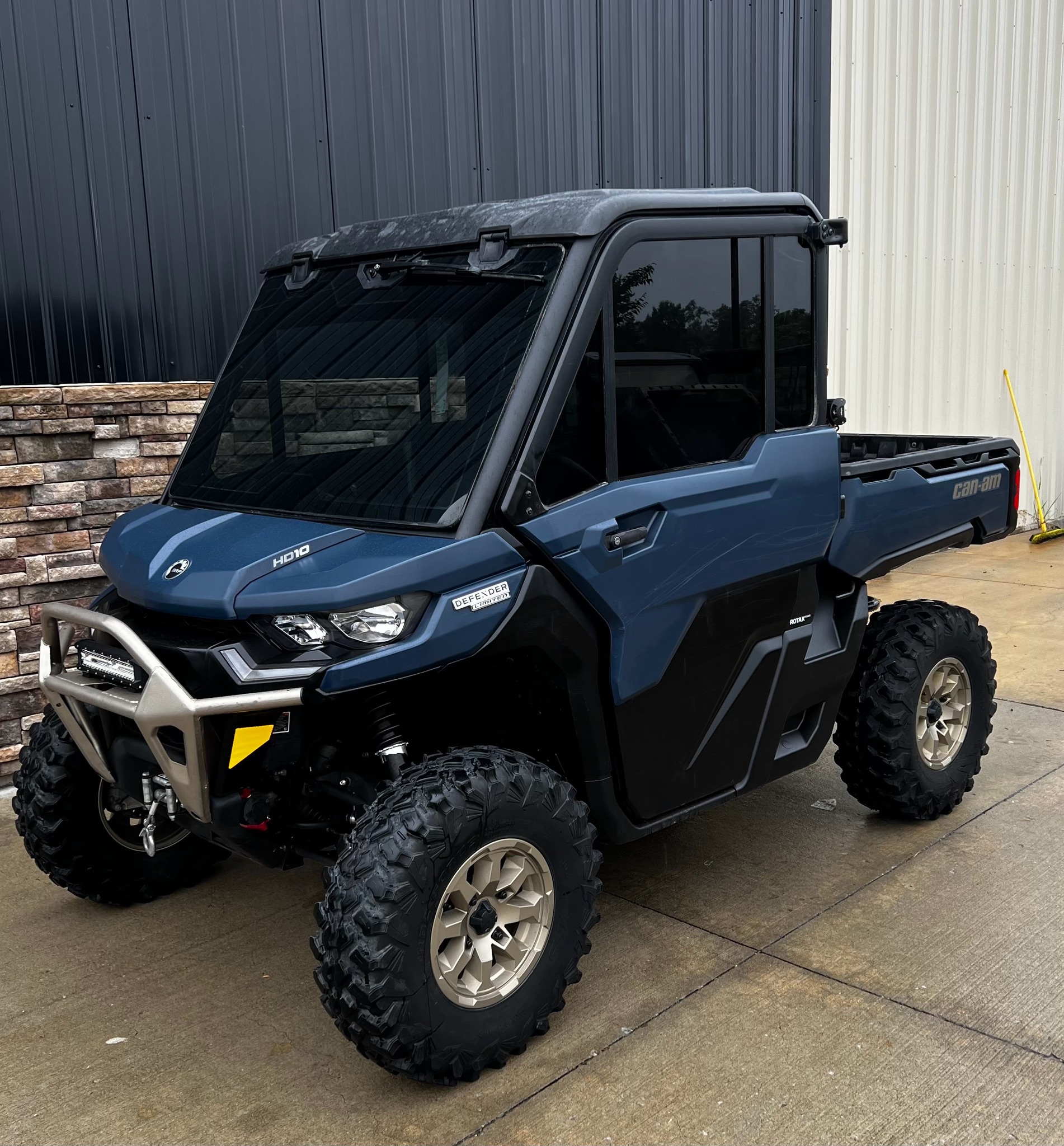 2025 Can-Am Defender Limited in columbia MO