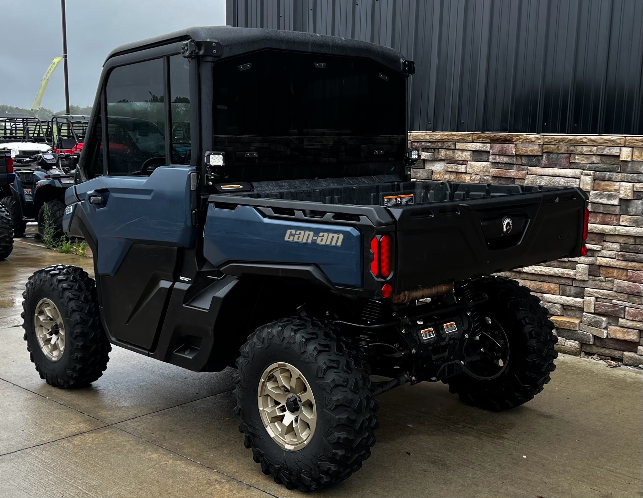 2025 Can-Am Defender Limited in columbia MO