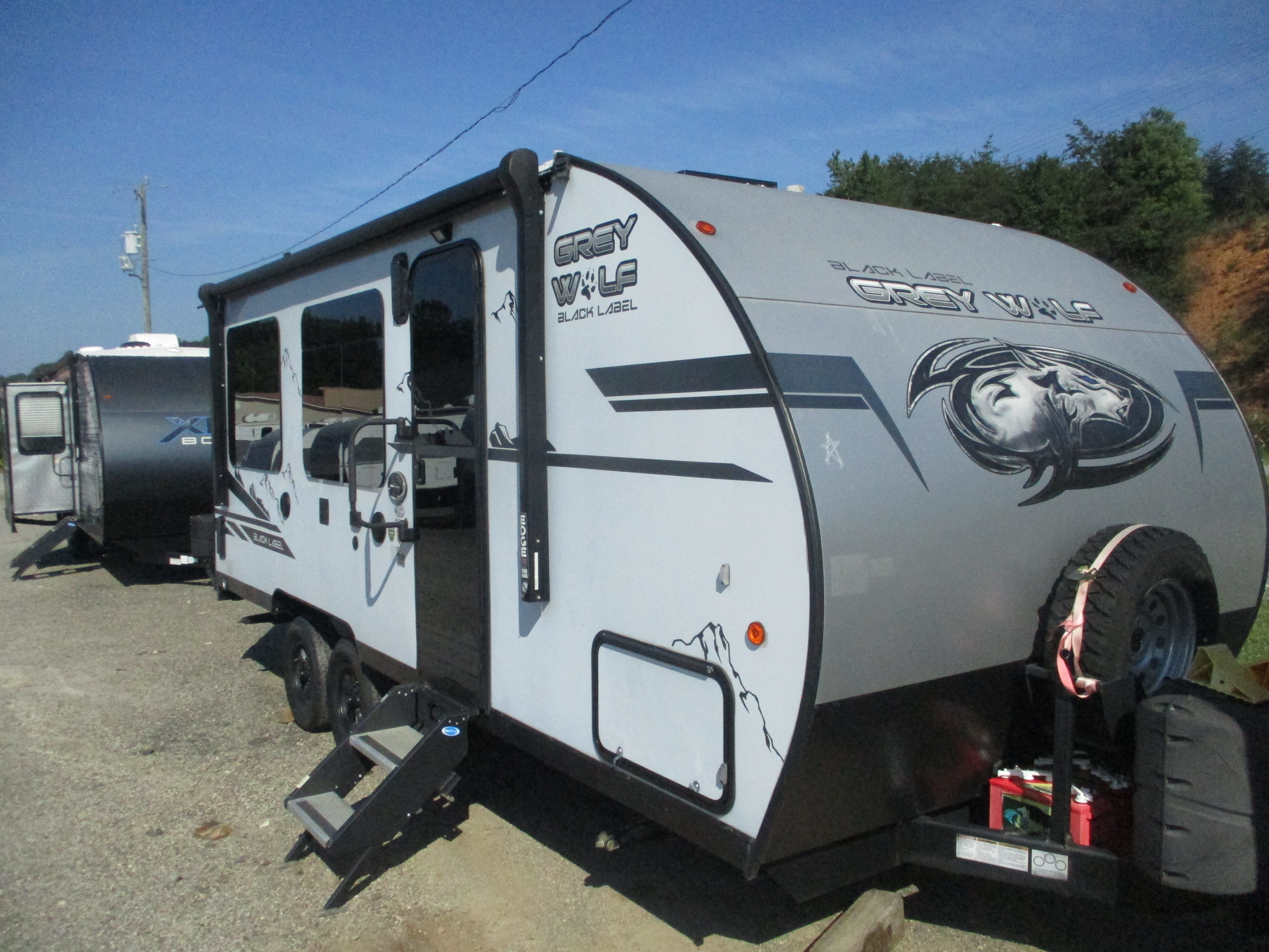 2021 Cherokee Black Wolf 18RRBL in north wilkesboro NC