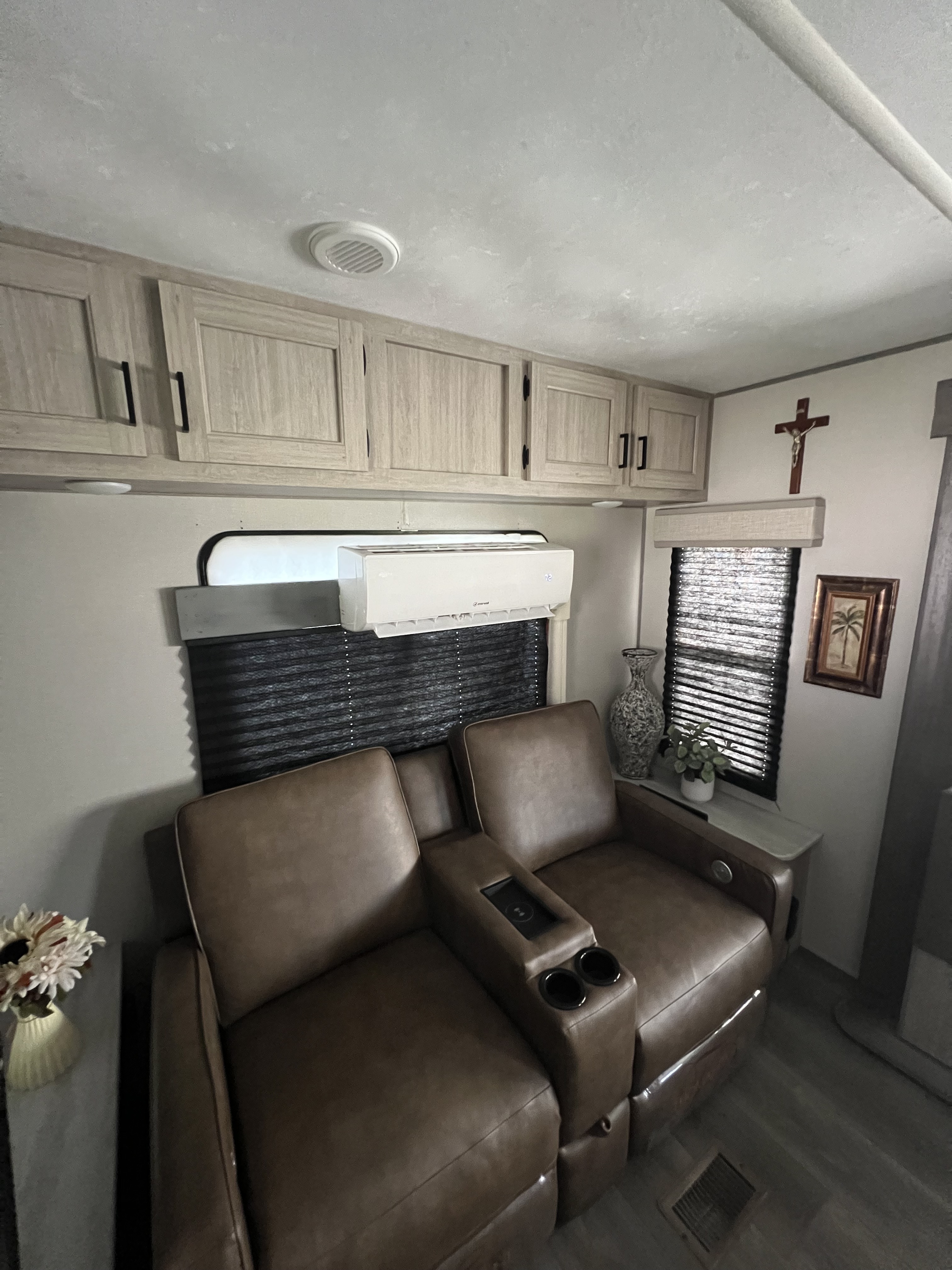 2024 Coachmen CATALINA SUMMIT SERIES 8 231MKS in plant city FL