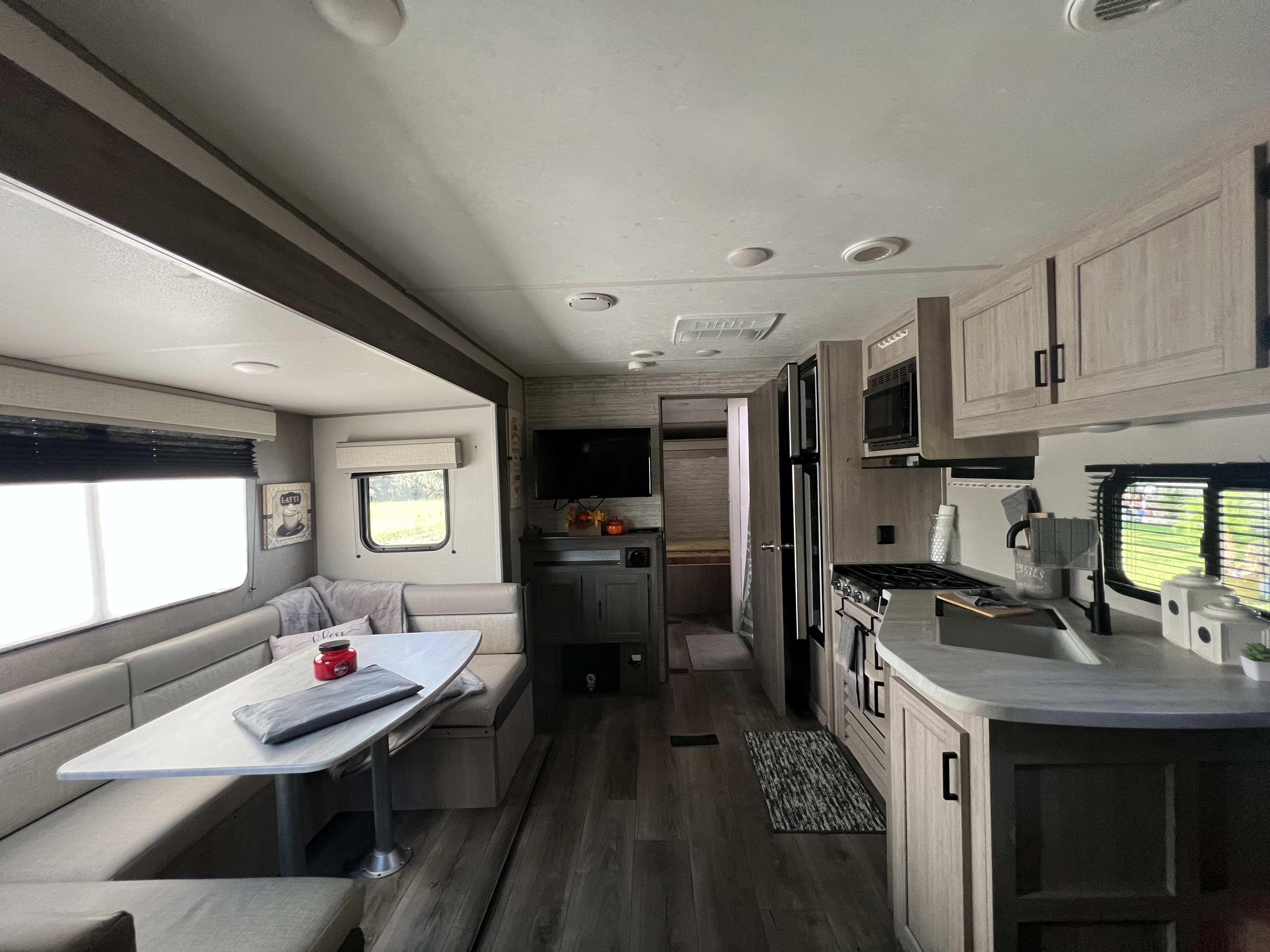 2024 Coachmen CATALINA SUMMIT SERIES 8 231MKS in plant city FL
