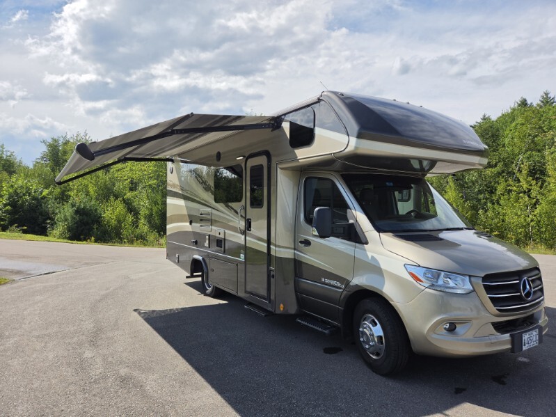 2023 Dynamax Corp ISATA 3 SERIES 24FW RV