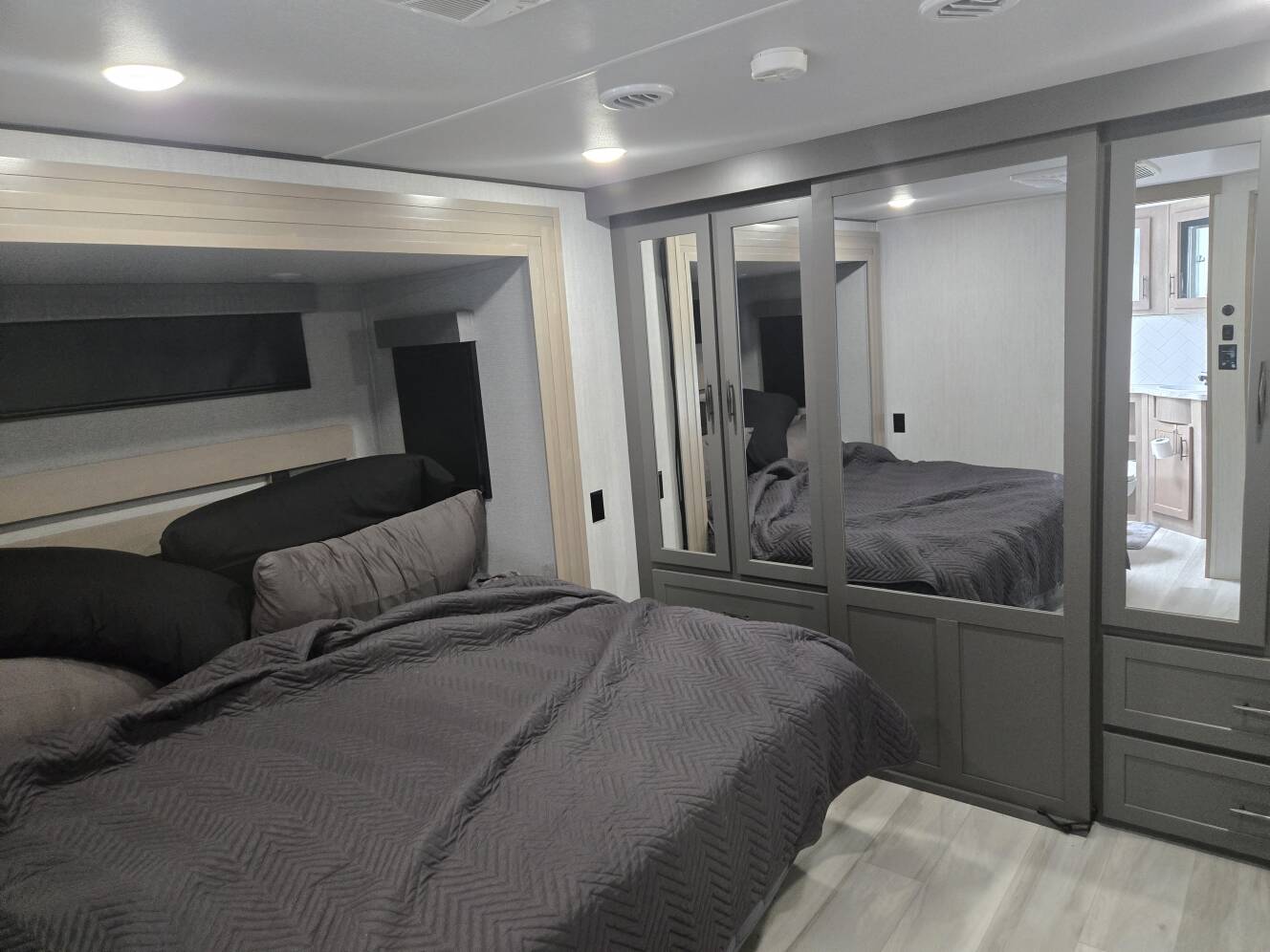 A photo of this 2024 Grand Design MOMENTUM M-CLASS 414M