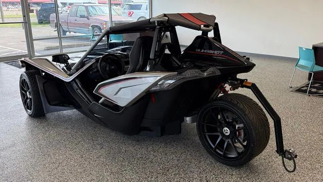 2017 Polaris SLINGSHOT SLR (MANUAL) SLR (MANUAL) in Hutchinson, KS