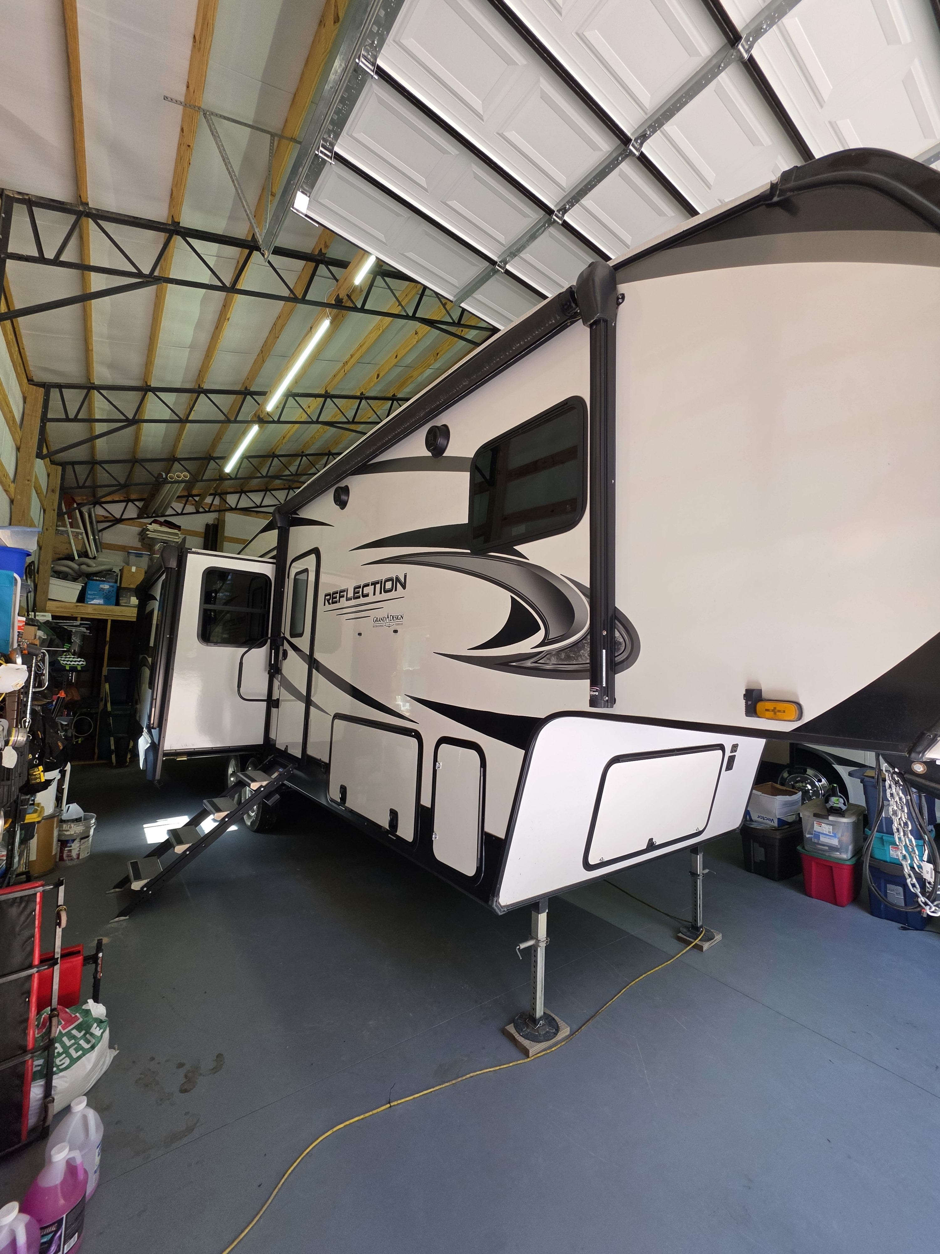 2022 Grand Design REFLECTION 303RLS RV