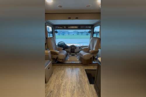 2017 Thor Motor Coach Hurricane 35M in the colony TX