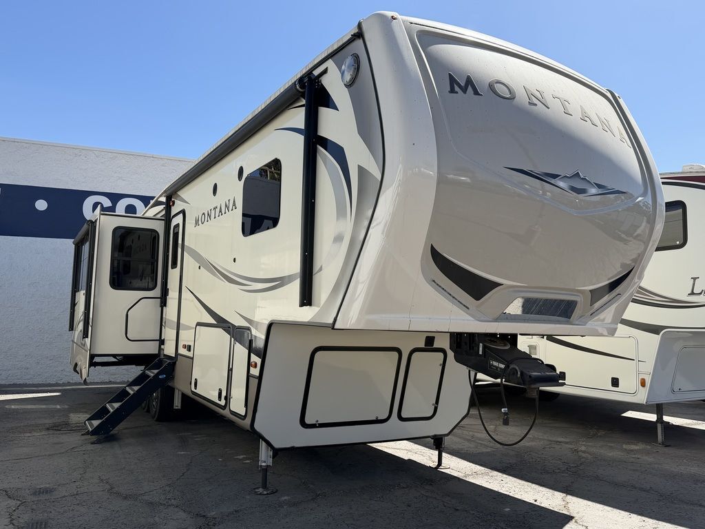 2018 Keystone Rv Montana 3121RL in santa paula CA