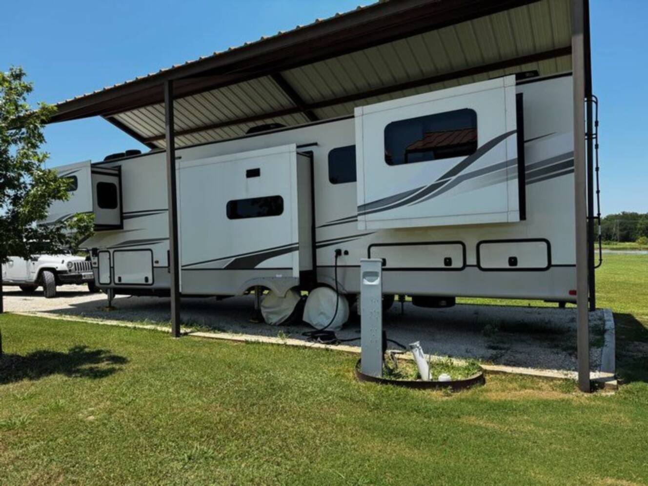 A photo of this 2022 Keystone Montana 3791RD