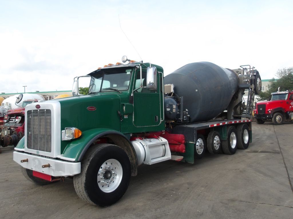2016 PETERBILT 365 in Houston, TX