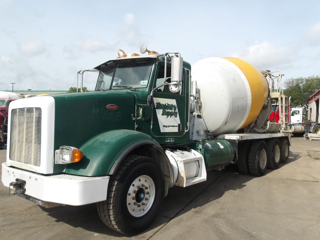 2011 PETERBILT 365 in Houston, TX