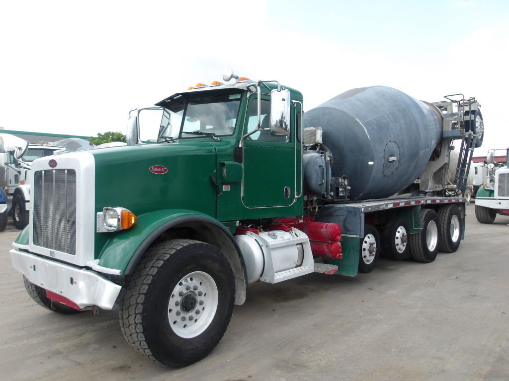 2015 PETERBILT 365 in Houston, TX