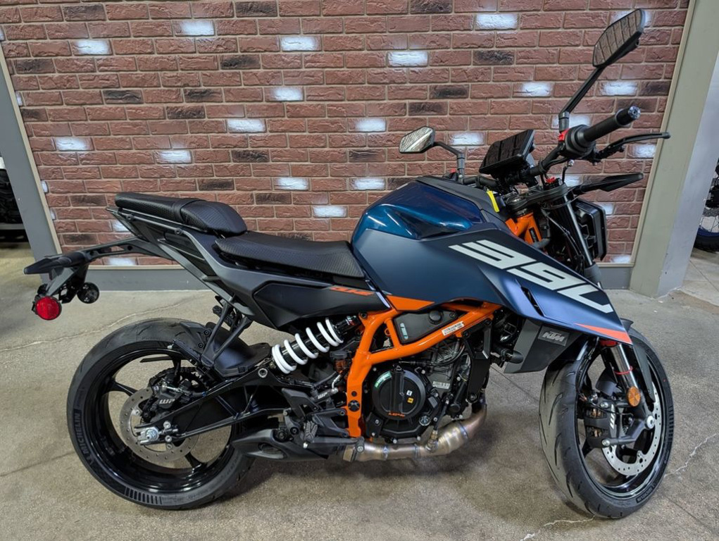 2026 KTM Duke 390 DUKE in Dimondale, MI