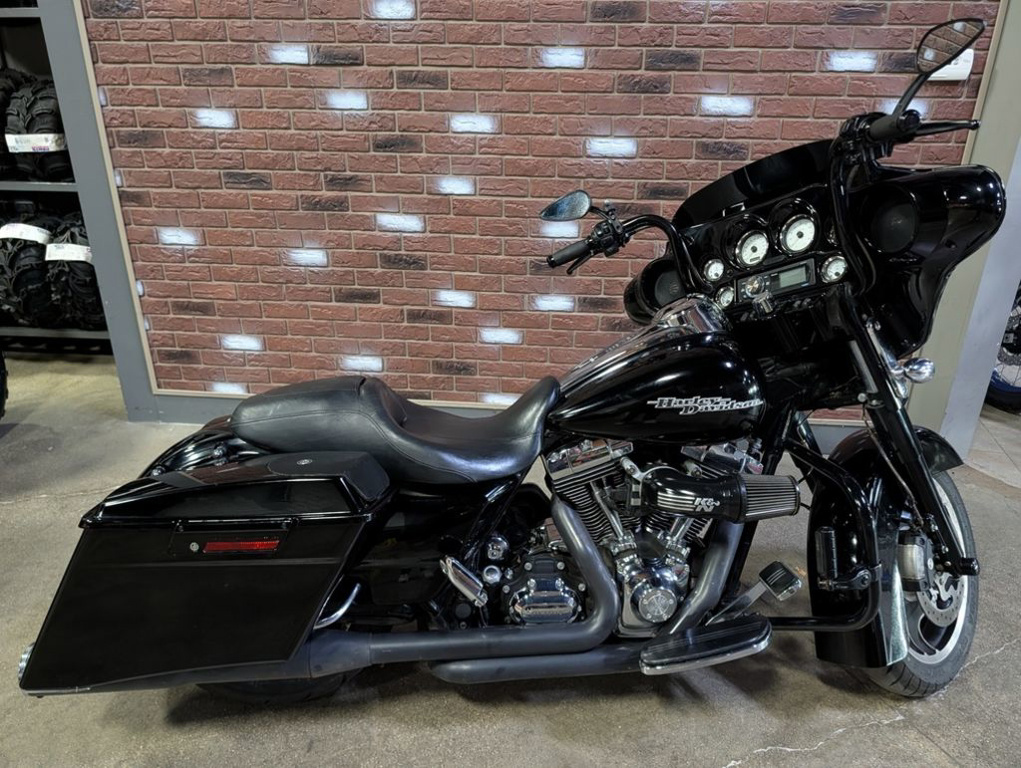 2011 Harley-Davidson FLHX - Street Glide FLHX in Dimondale, MI