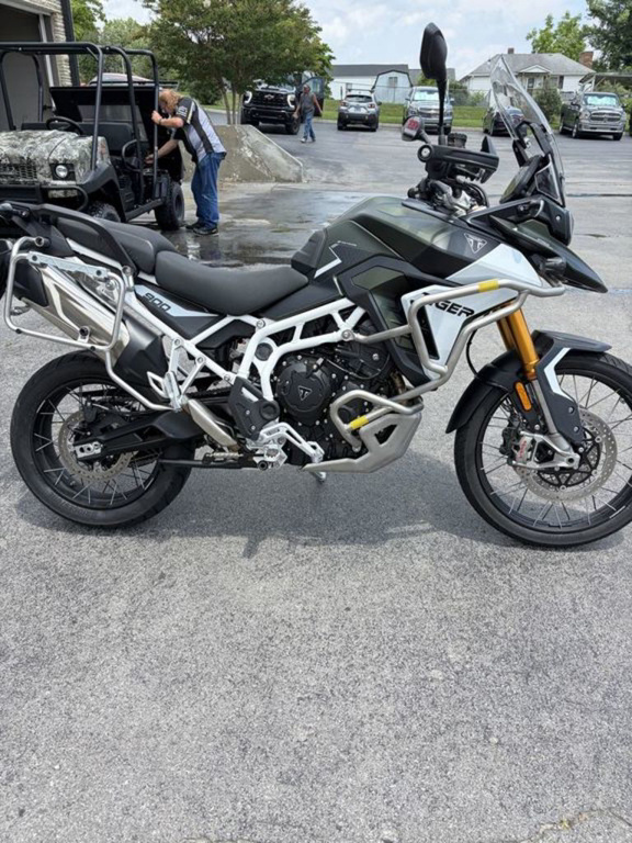 2025 Triumph Tiger 900 Rally Pro Matte Khaki Green / Matte Phantom B RALLY PRO in Bristol, VA